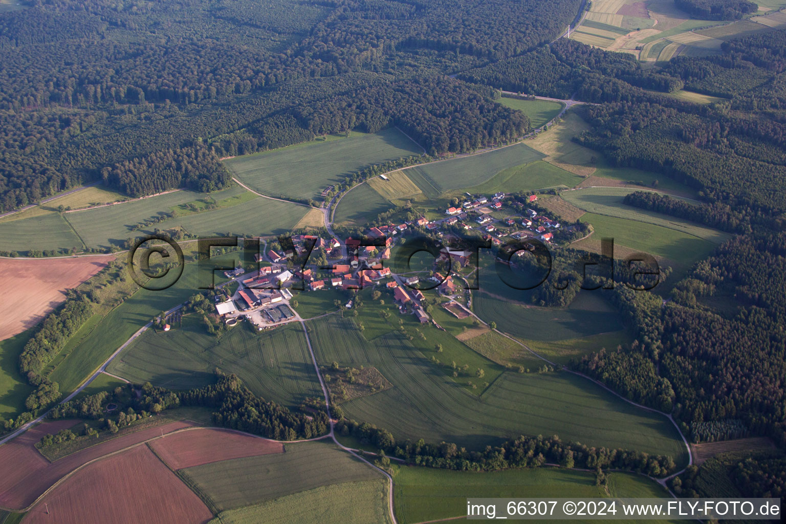 Luftbild von Ortsteil Oberneudorf in Buchen im Bundesland Baden-Württemberg, Deutschland