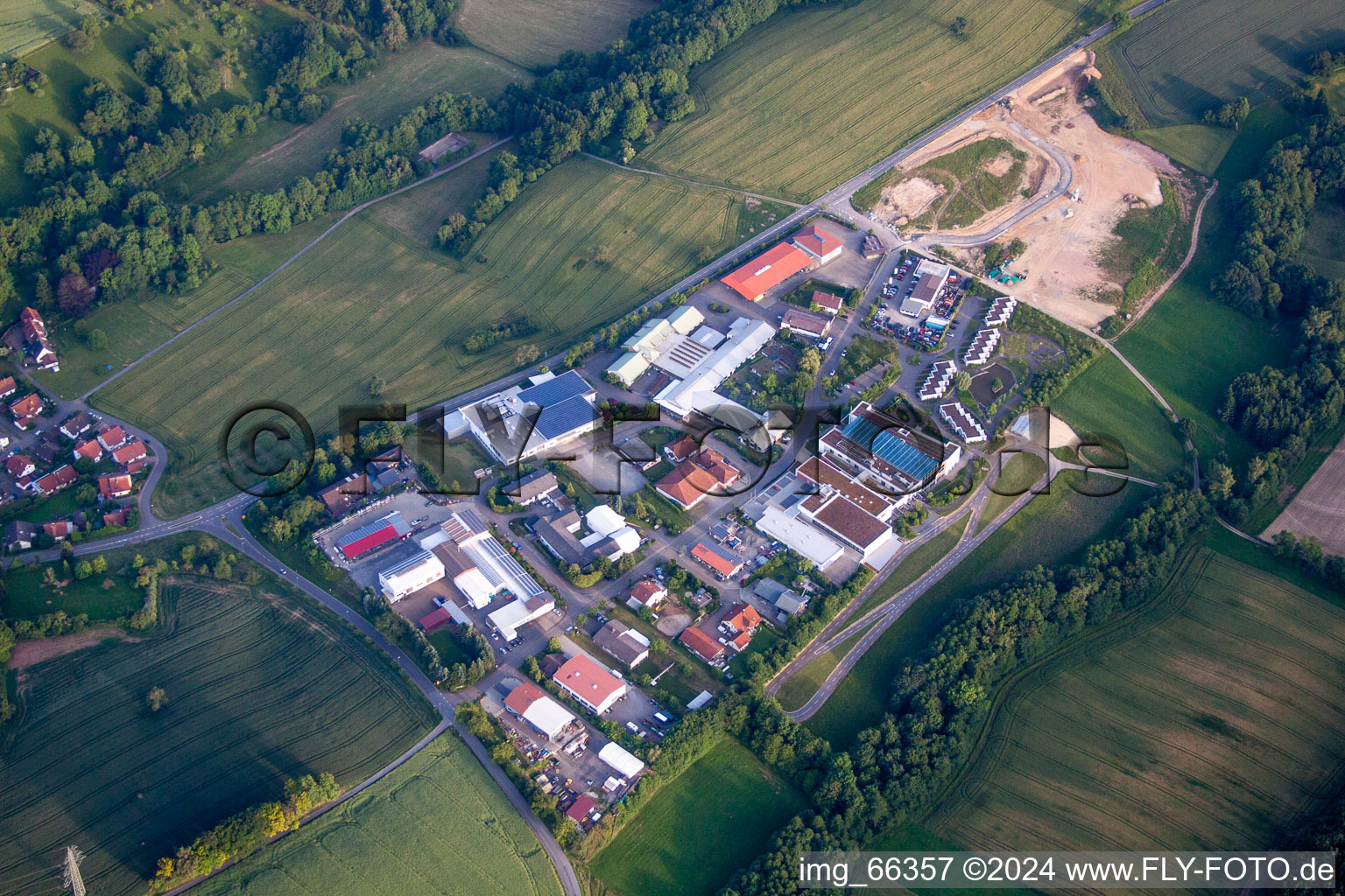 Gewerbegebiet und Firmenansiedlung in Waldwimmersbach in Lobbach im Bundesland Baden-Württemberg, Deutschland