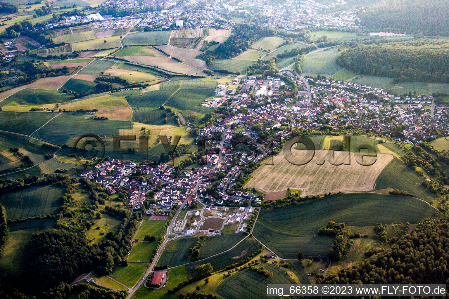 Luftaufnahme von Wiesenbach im Bundesland Baden-Württemberg, Deutschland