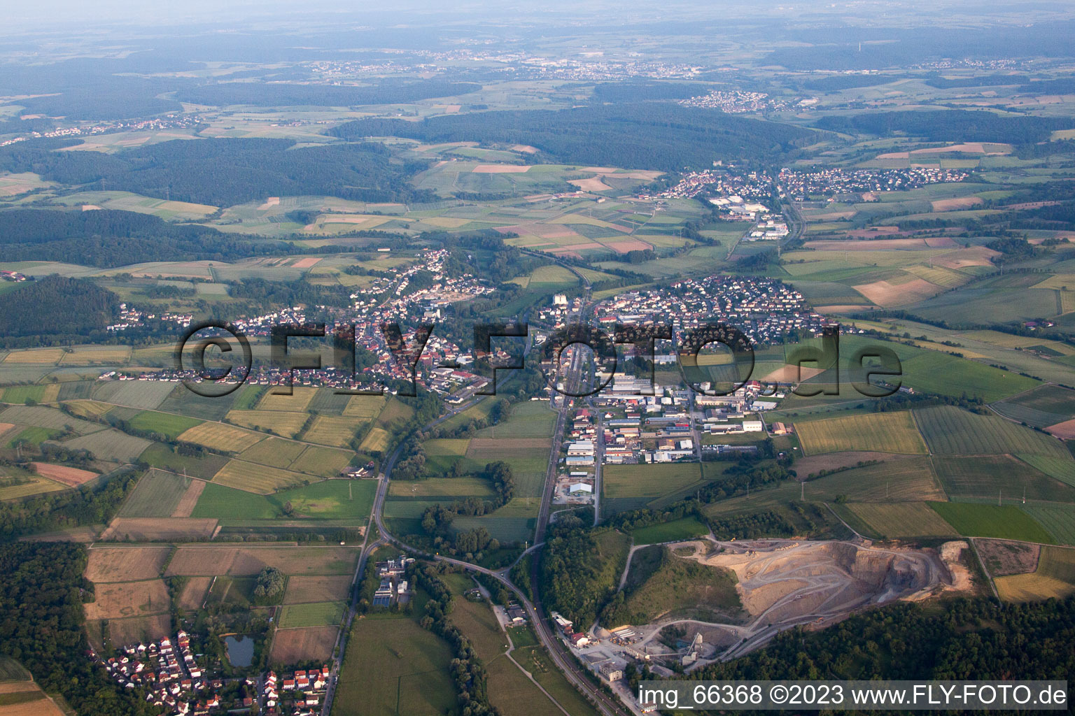 Schrägluftbild von Meckesheim im Bundesland Baden-Württemberg, Deutschland
