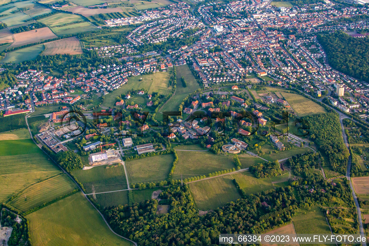 Luftaufnahme von Psychiatrischen Zentrum Nordbaden von Nordosten im Ortsteil Altwiesloch in Wiesloch im Bundesland Baden-Württemberg, Deutschland