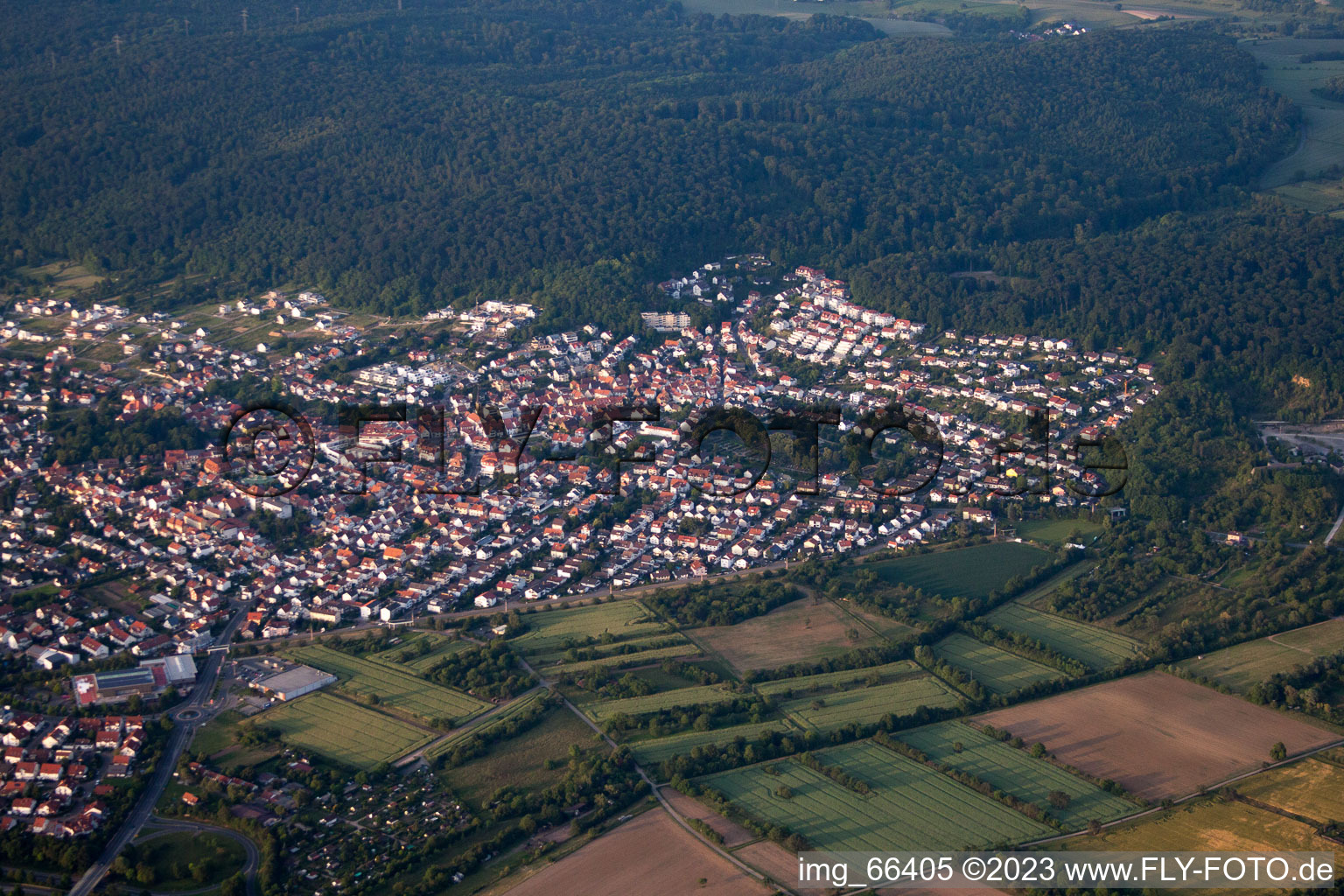 Nußloch im Bundesland Baden-Württemberg, Deutschland von einer Drohne aus