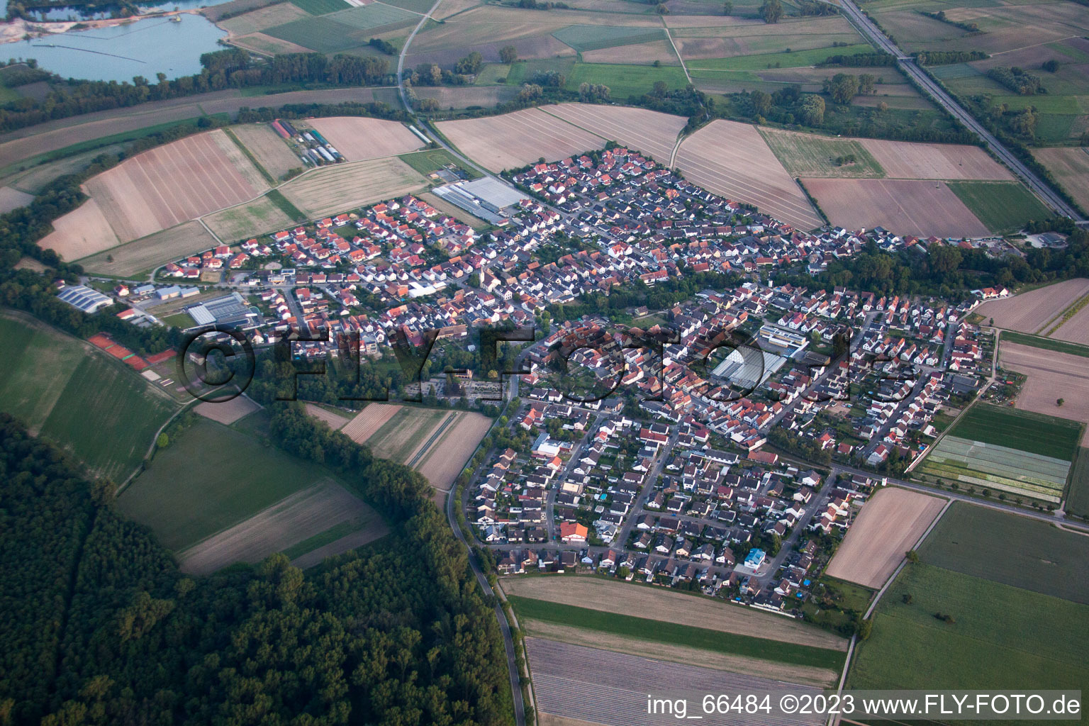 Kuhardt im Bundesland Rheinland-Pfalz, Deutschland aus der Drohnenperspektive