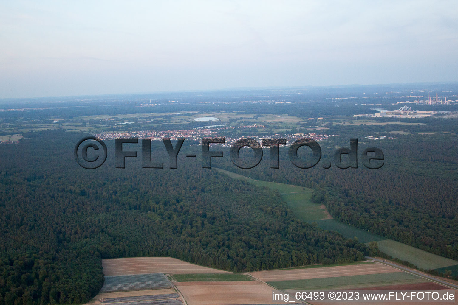 Luftaufnahme von Jockgrim von Nordwesten im Bundesland Rheinland-Pfalz, Deutschland