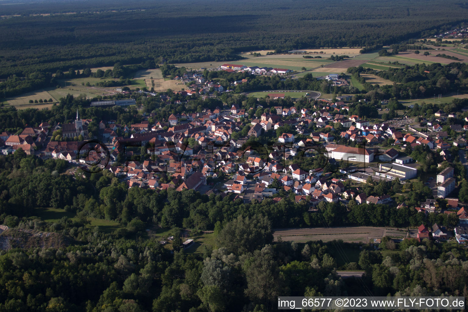 Schrägluftbild von Lauterbourg im Bundesland Bas-Rhin, Frankreich