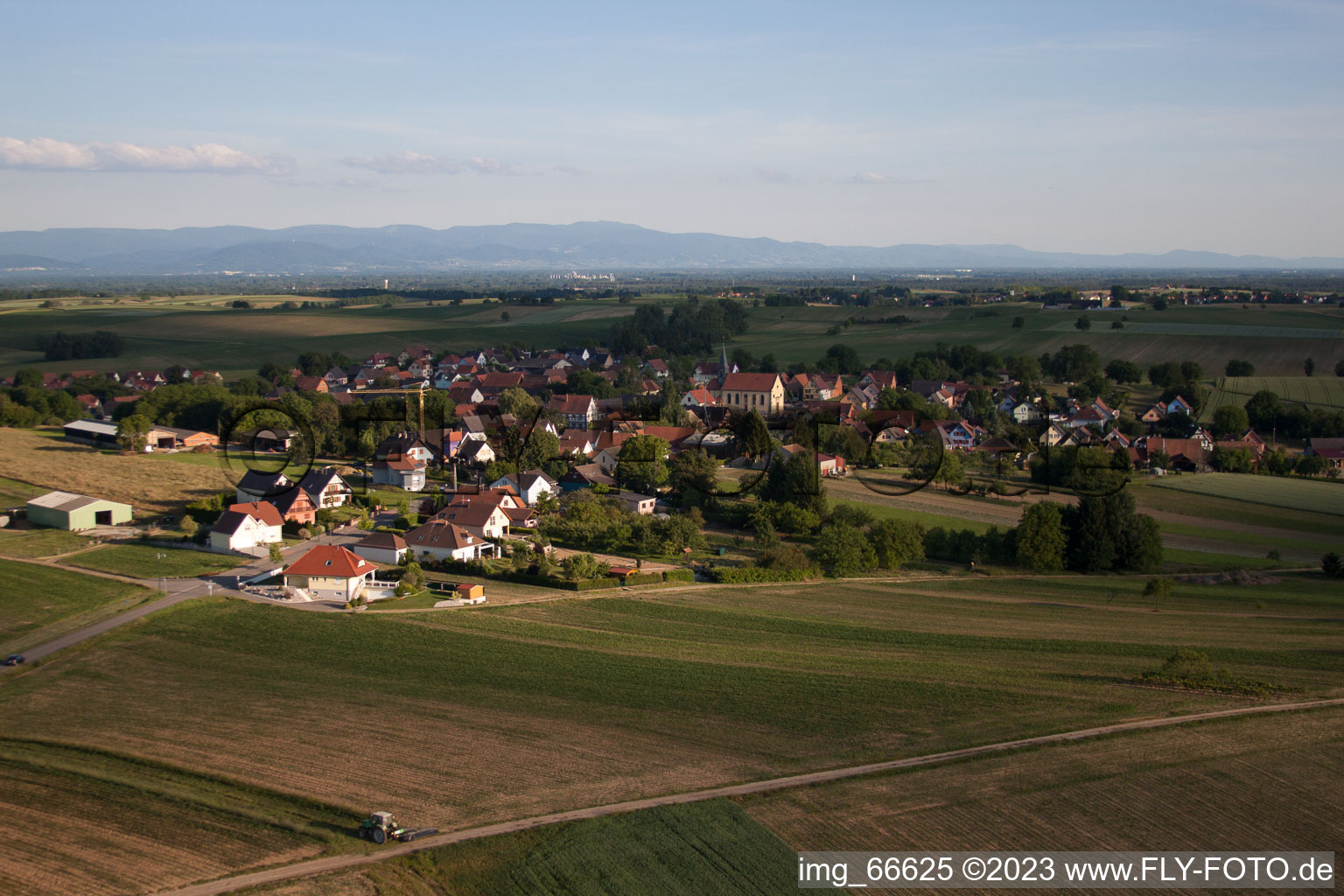 Oberlauterbach im Bundesland Bas-Rhin, Frankreich aus der Luft
