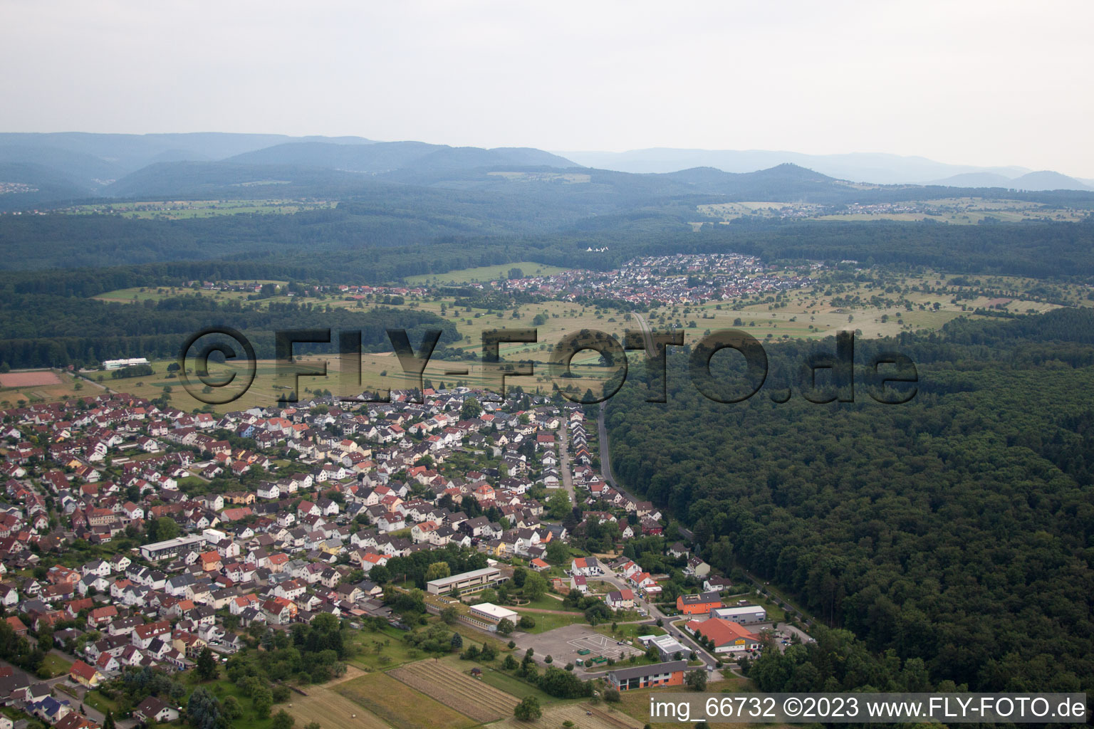 Luftaufnahme von Ortsteil Spessart in Ettlingen im Bundesland Baden-Württemberg, Deutschland