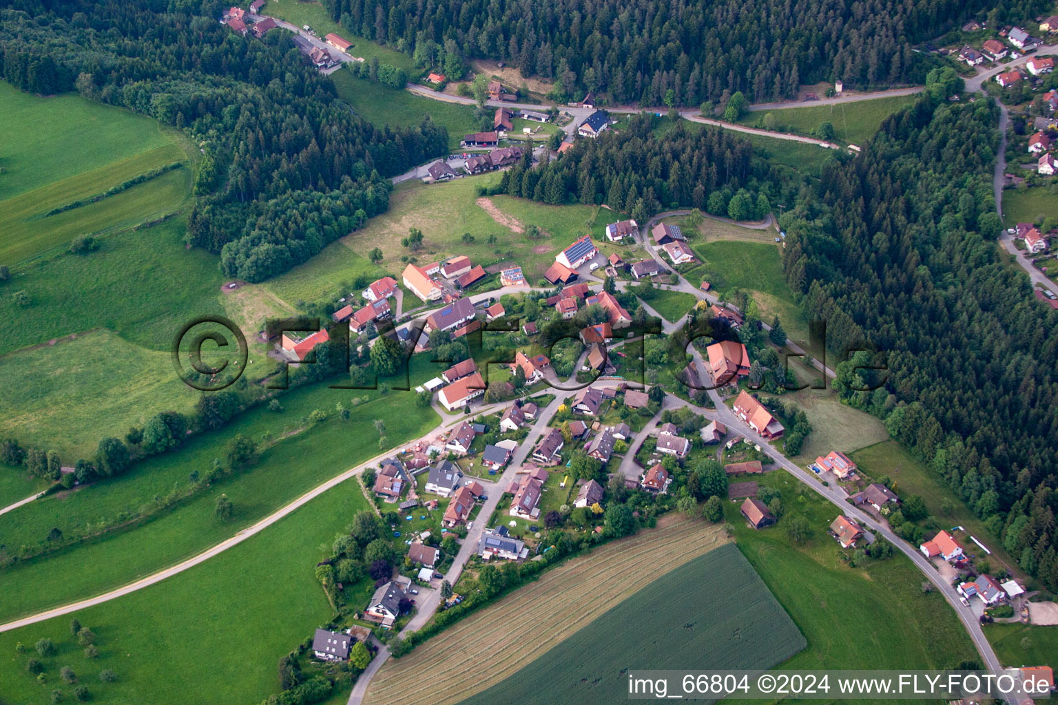 Lerchenstr im Ortsteil Naislach in Oberreichenbach im Bundesland Baden-Württemberg, Deutschland