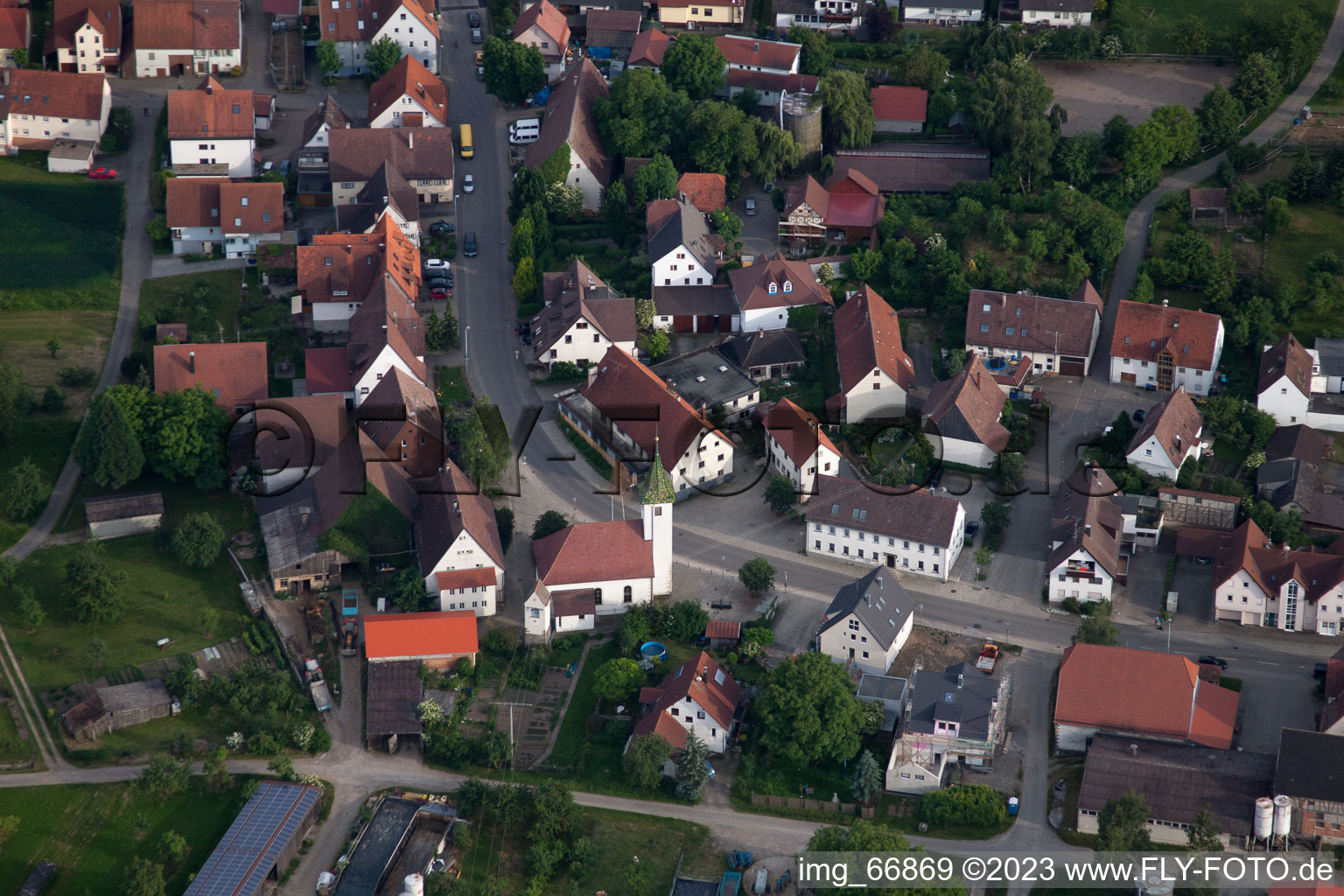 Luftbild von Jakobuskirche im Ortsteil Haslach in Herrenberg im Bundesland Baden-Württemberg, Deutschland