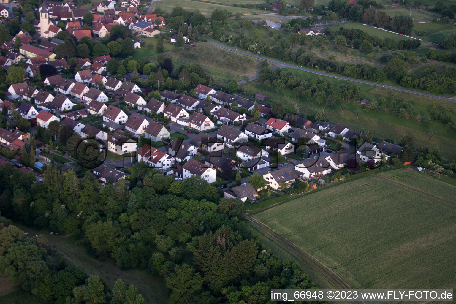 Schrägluftbild von Poltringen im Bundesland Baden-Württemberg, Deutschland