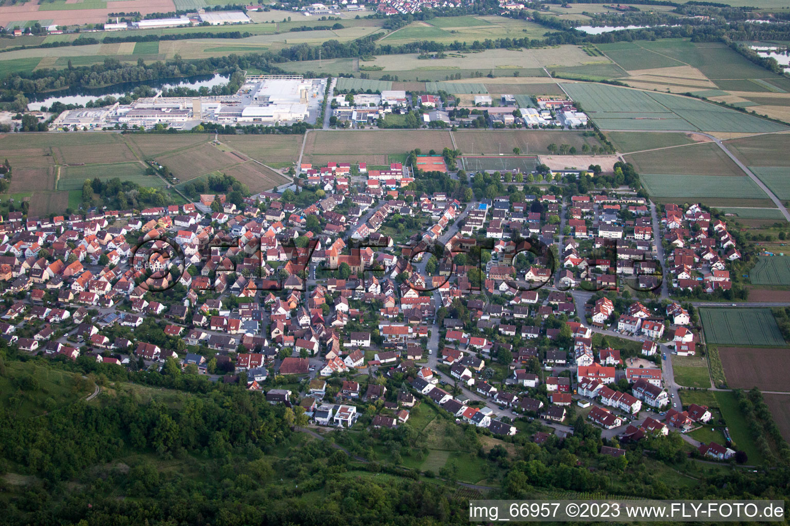 Hirschau im Bundesland Baden-Württemberg, Deutschland aus der Luft