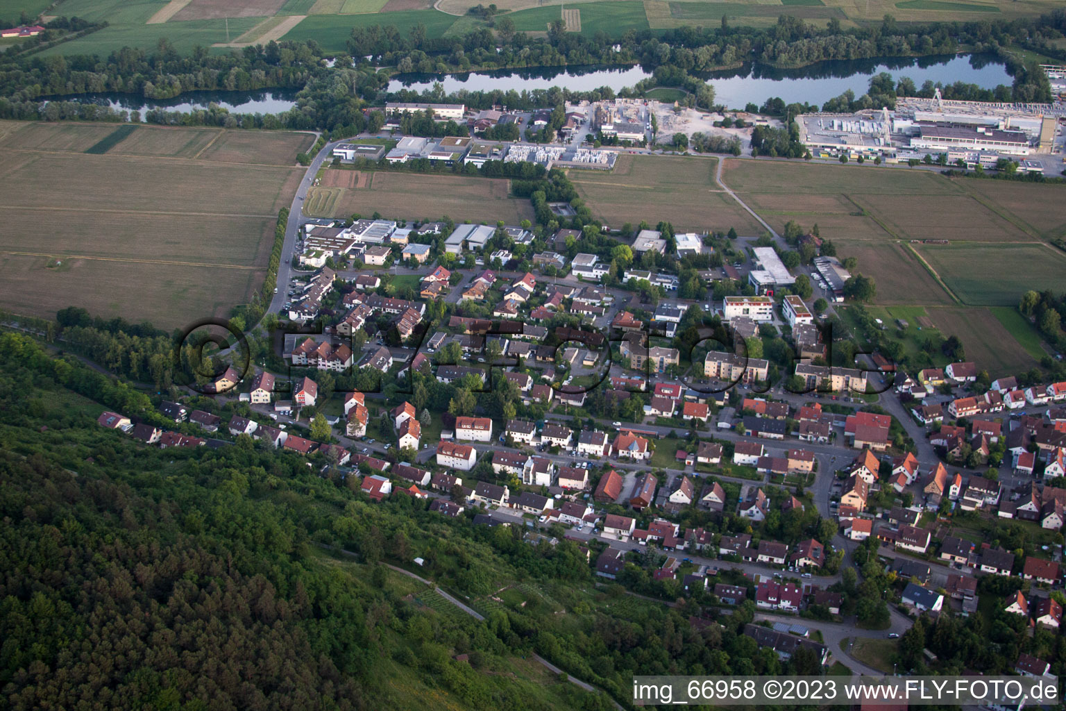 Hirschau im Bundesland Baden-Württemberg, Deutschland von oben gesehen
