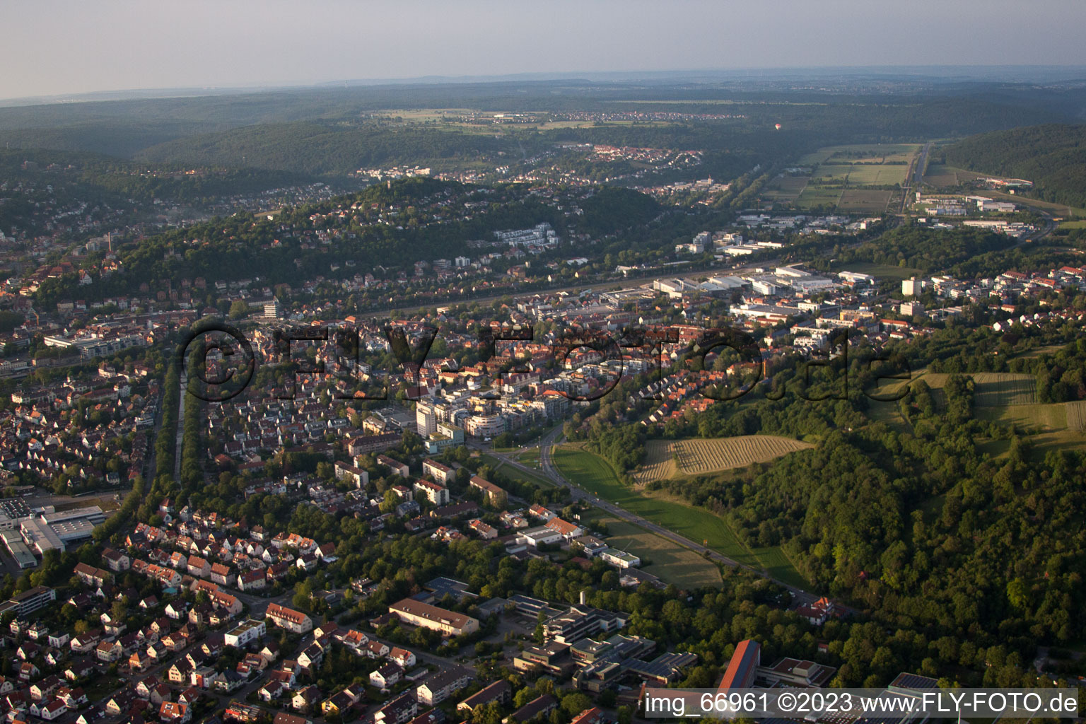 Schrägluftbild von Tübingen im Bundesland Baden-Württemberg, Deutschland