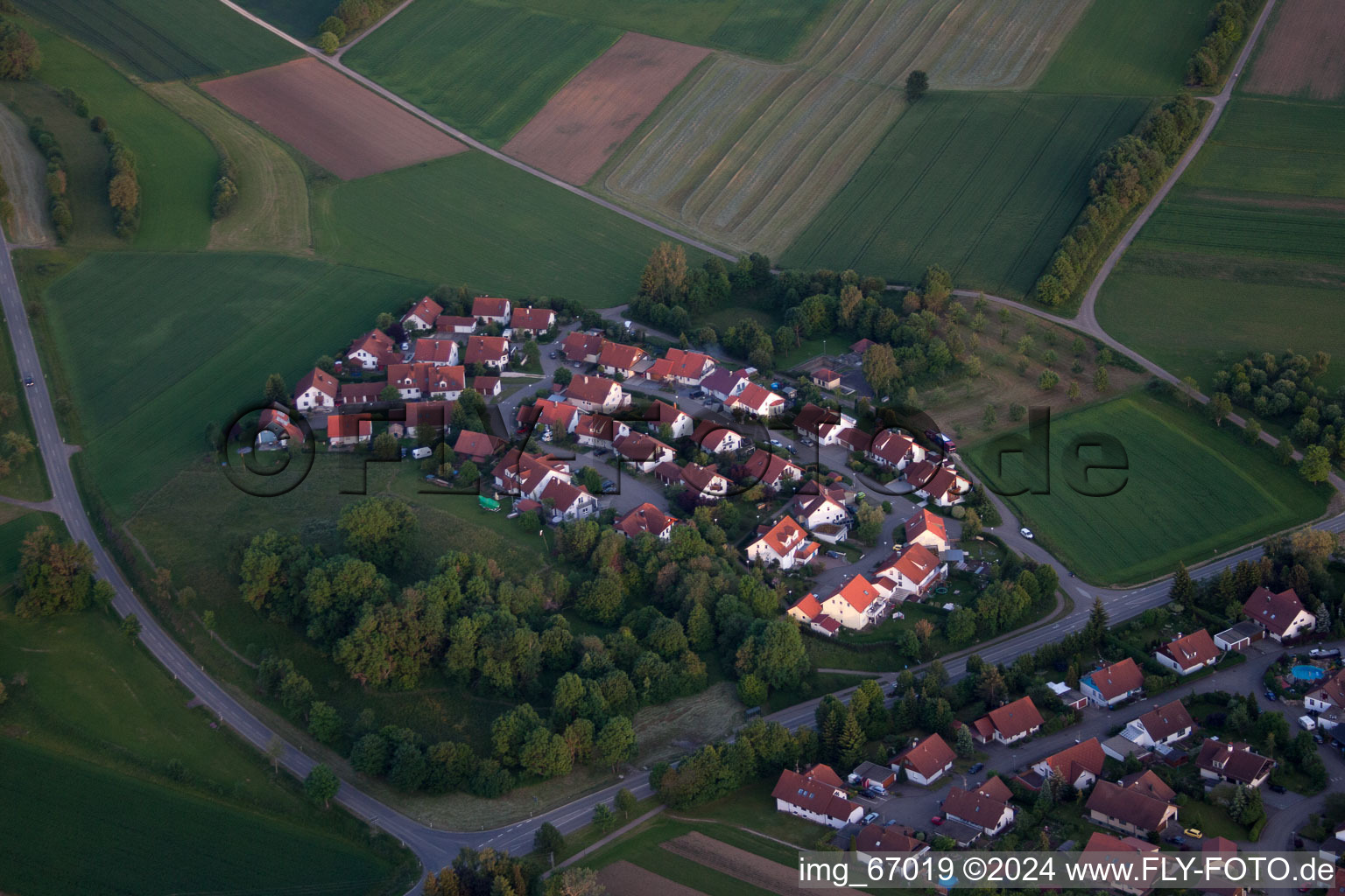 Dorf - Ansicht im Ortsteil Ödenwaldstetten in Hohenstein im Bundesland Baden-Württemberg, Deutschland