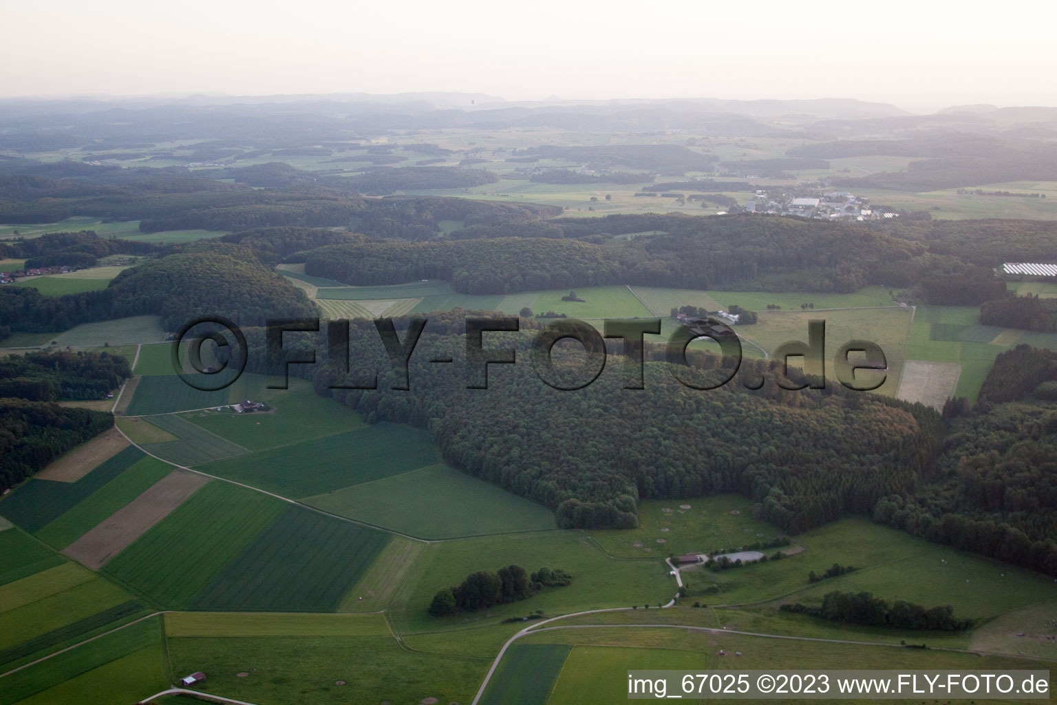 Bernloch im Bundesland Baden-Württemberg, Deutschland aus der Luft