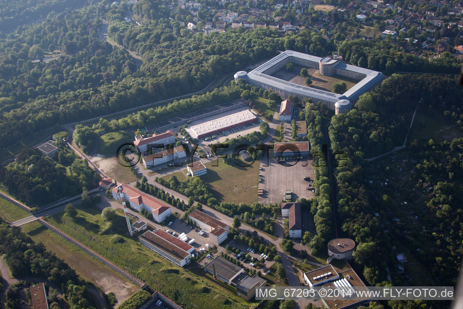 Luftbild von Burganlage der Veste Wilhelmsburg (Werk XII) in Ulm im Bundesland Baden-Württemberg, Deutschland