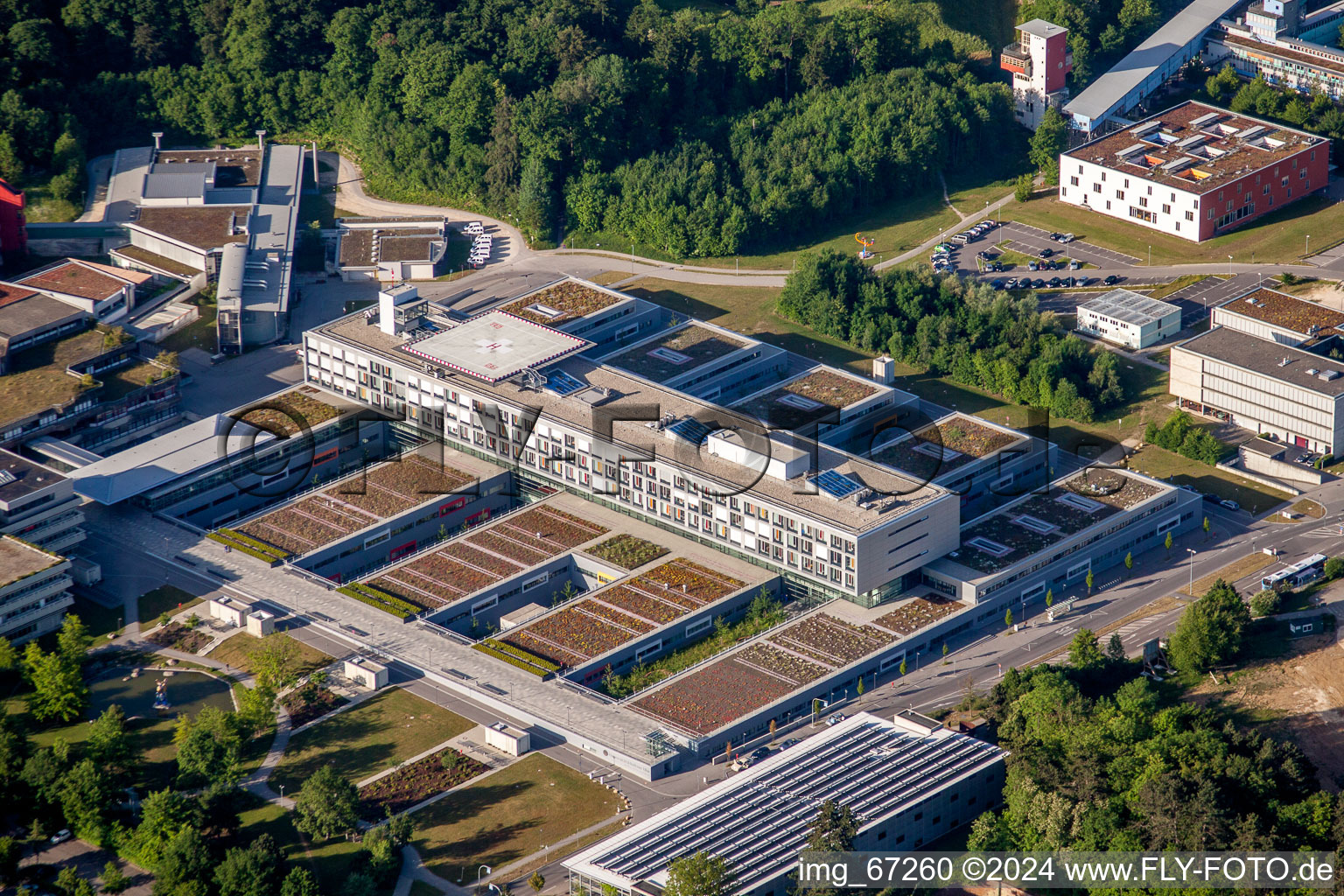Luftaufnahme von Campus- Gebäude der Universität Ulm mit Institut für Elektronische Bauelemente und Schaltungen in Ulm im Bundesland Baden-Württemberg, Deutschland