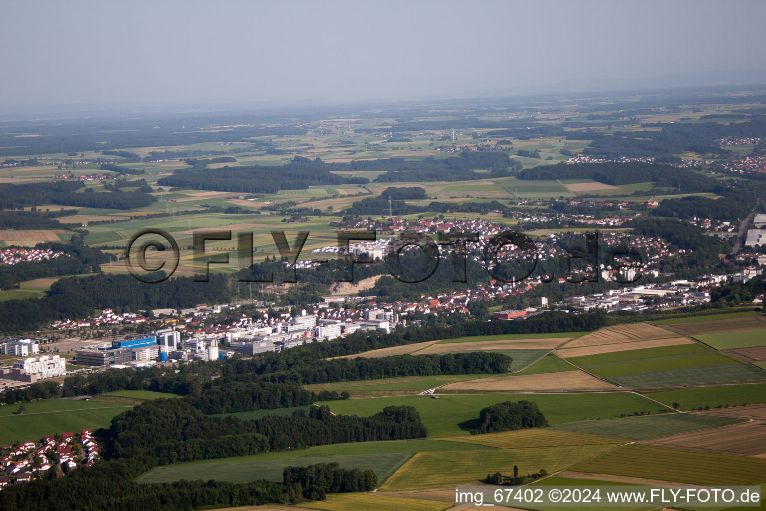 Schrägluftbild von Biberach an der Riss in Biberach an der Riß im Bundesland Baden-Württemberg, Deutschland