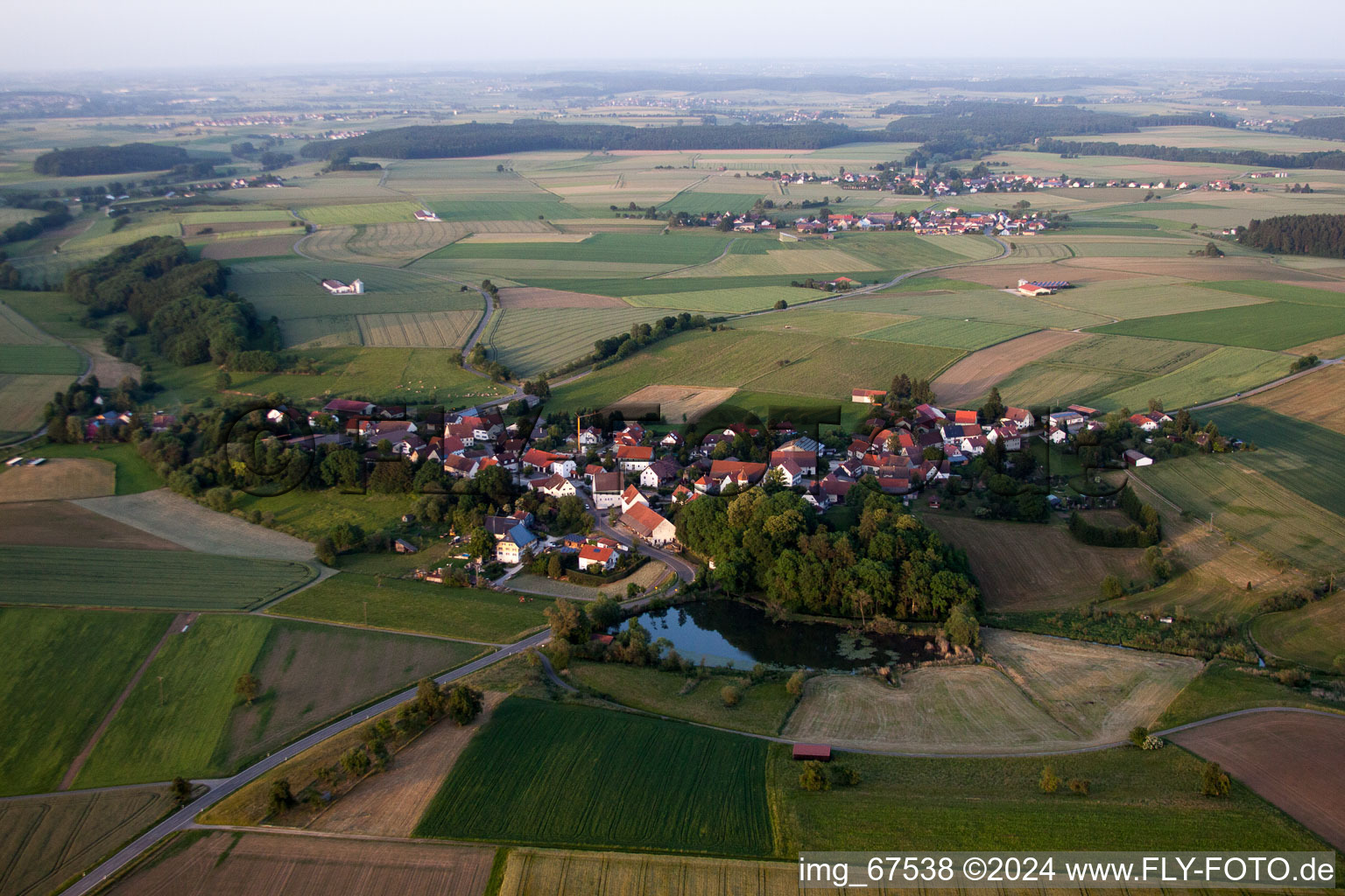 Luftbild von Dorf - Ansicht im Ortsteil Uigendorf in Unlingen im Bundesland Baden-Württemberg, Deutschland