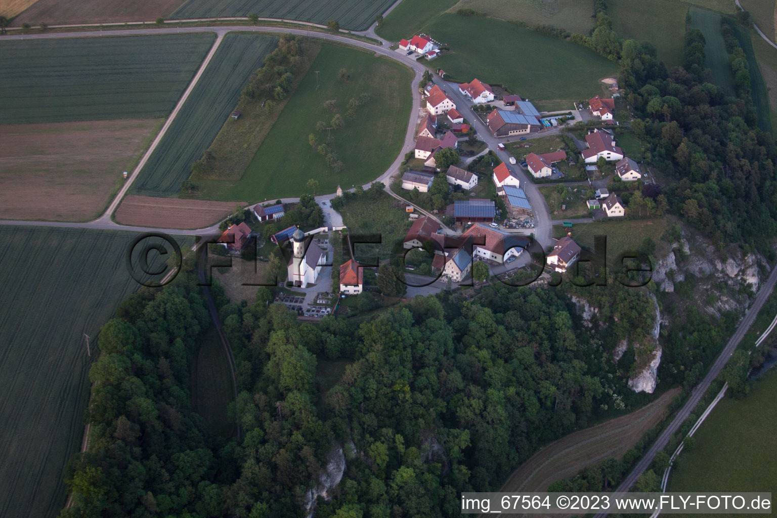 Drohnenaufname von Neuburg im Bundesland Baden-Württemberg, Deutschland