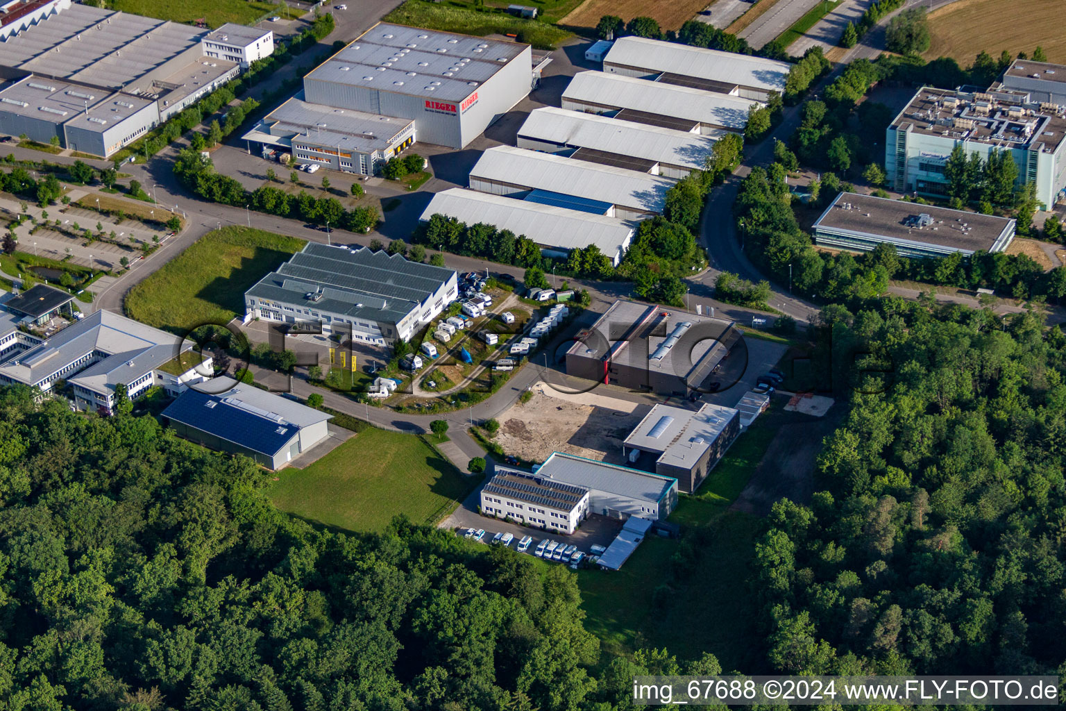 Möbel Rieger Logistikzentrum Reutlingen und  Dosteba GmbH im Ortsteil Jettenburg in Kusterdingen im Bundesland Baden-Württemberg, Deutschland