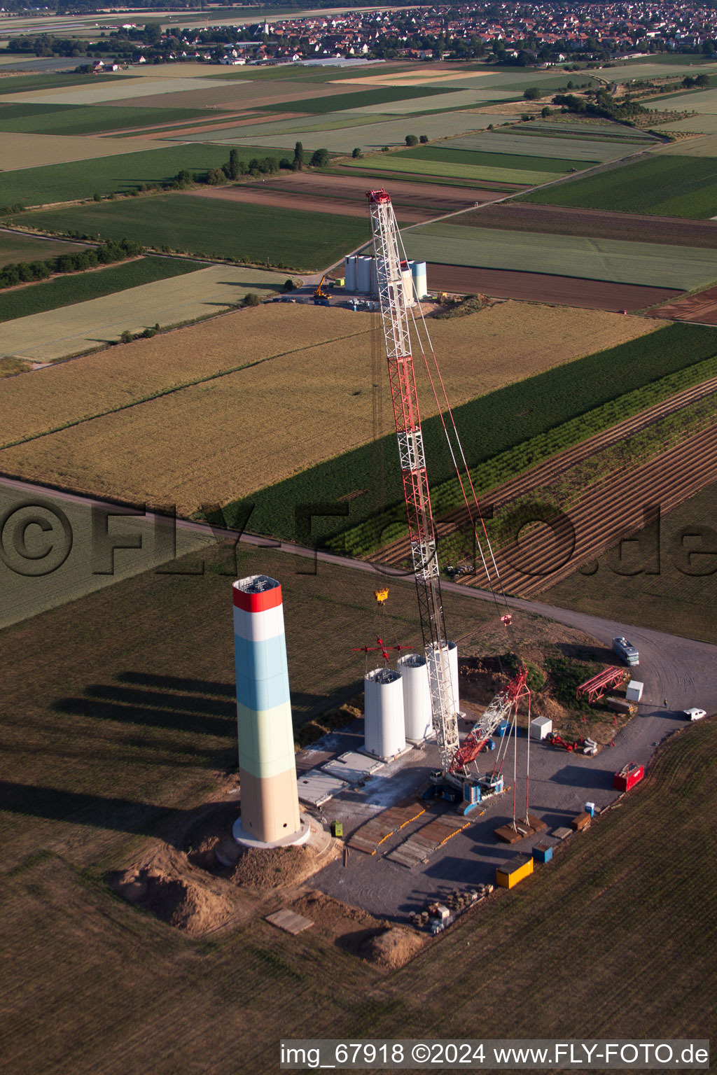 Drohnenbild von Neuer Windpark in Offenbach an der Queich im Bundesland Rheinland-Pfalz, Deutschland