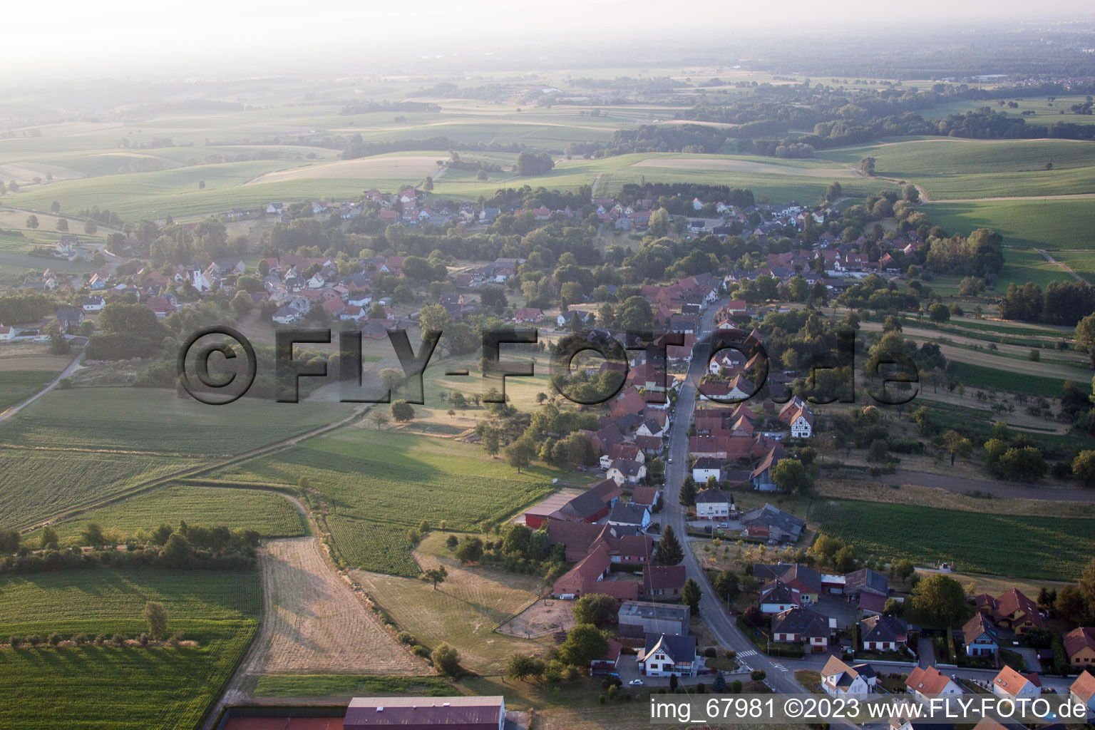 Eberbach-Seltz im Bundesland Bas-Rhin, Frankreich aus der Luft betrachtet