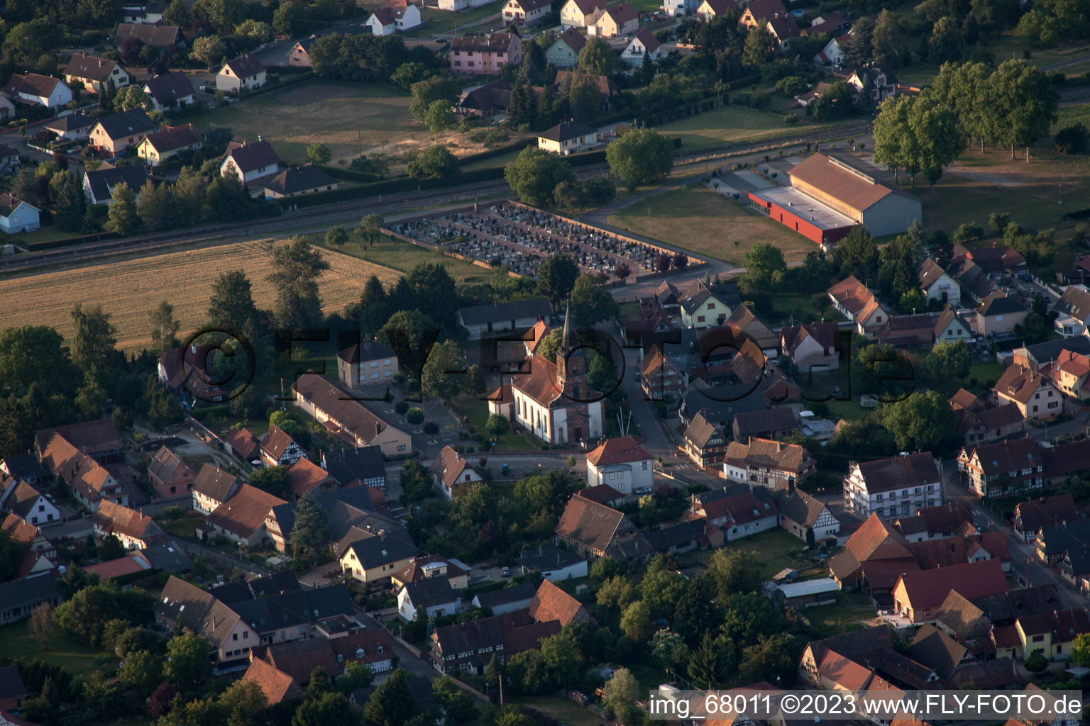 Drohnenaufname von Rountzenheim im Bundesland Bas-Rhin, Frankreich