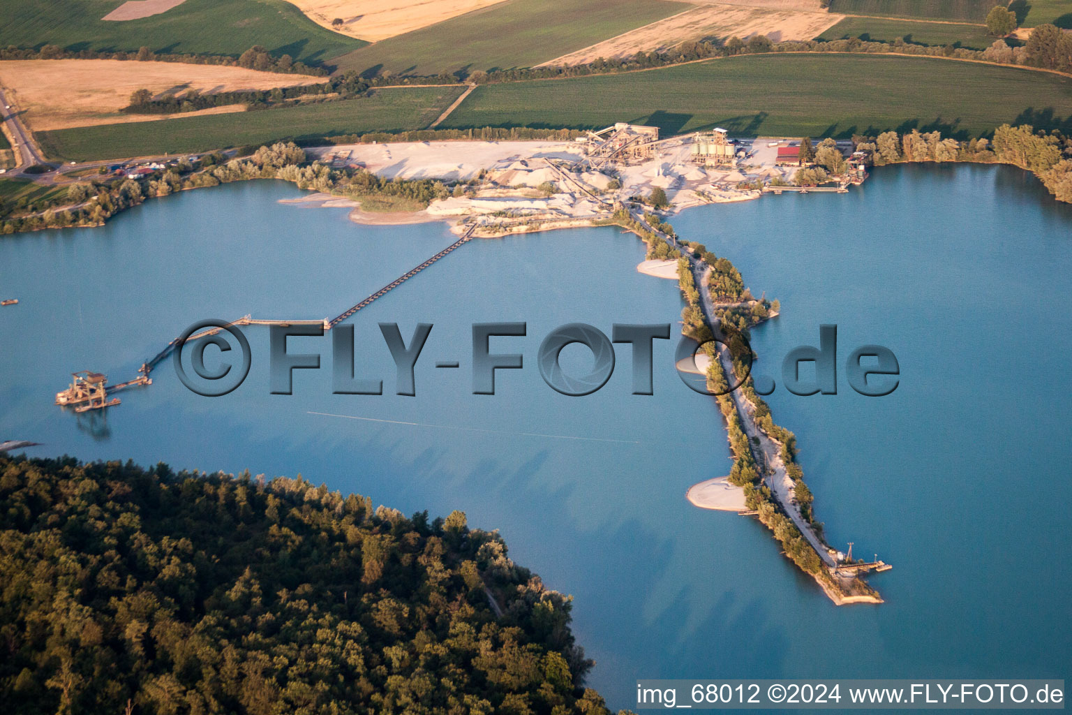 Soufflenheim, Baggersee im Bundesland Bas-Rhin, Frankreich