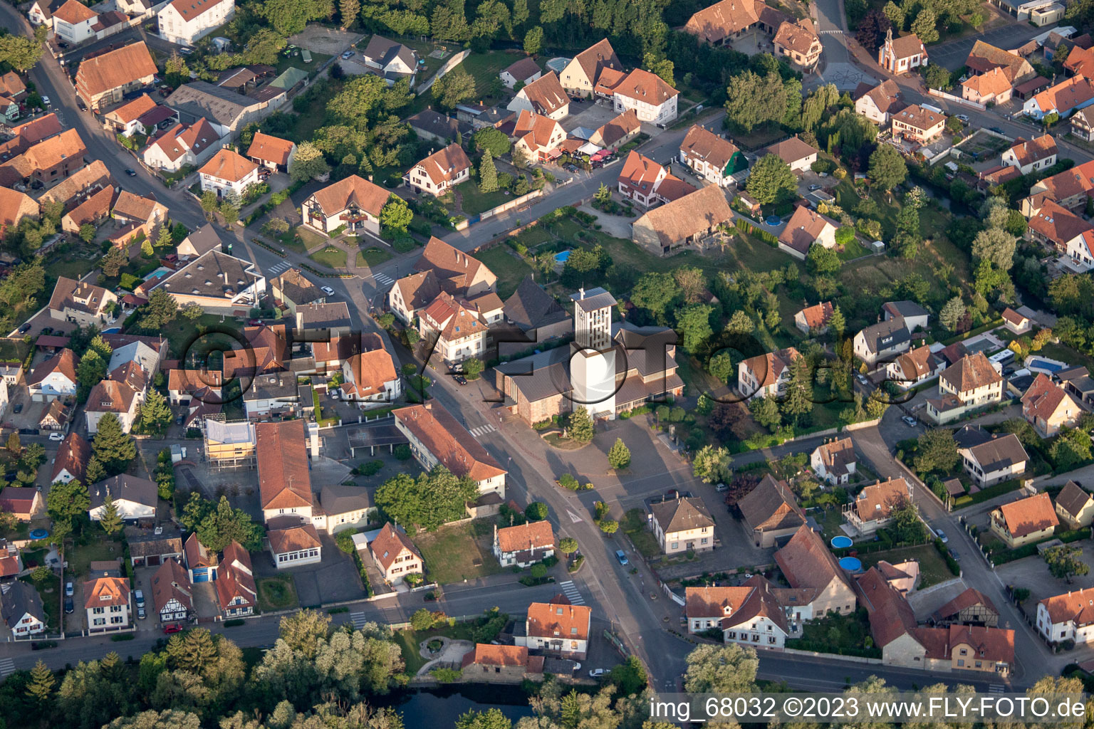 Offendorf im Bundesland Bas-Rhin, Frankreich aus der Drohnenperspektive