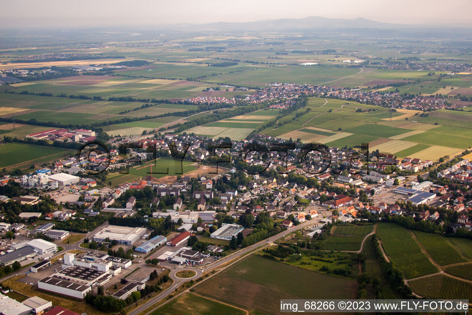 Heitersheim im Bundesland Baden-Württemberg, Deutschland von oben gesehen
