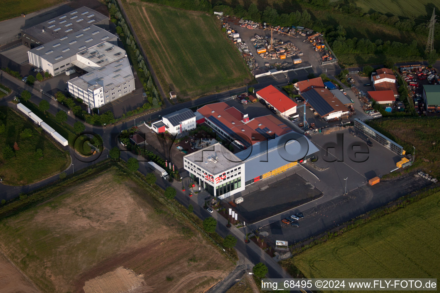 Gebäude und Produktionshallen auf dem Werksgelände 3G Kompetenzzentrum GmbH im Ortsteil Malkes in Fulda im Bundesland Hessen, Deutschland