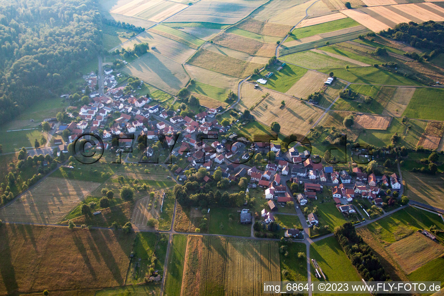 Luftbild von Wolferborn im Bundesland Hessen, Deutschland
