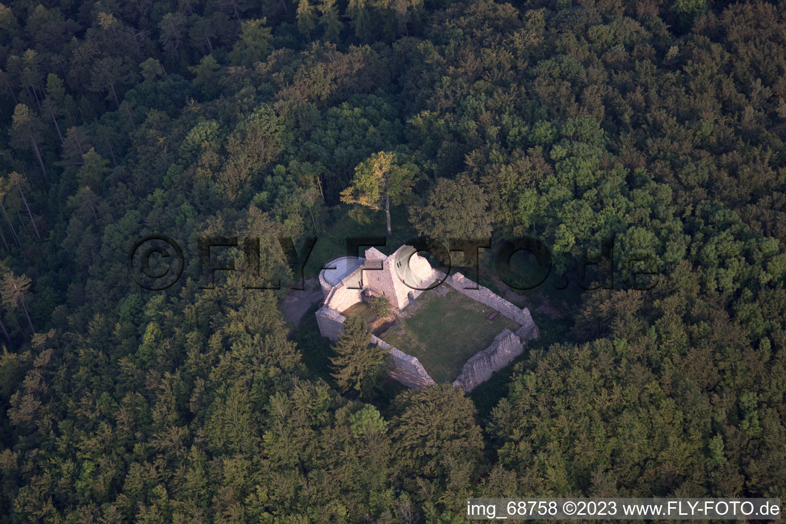 Ramholz, Burg Steckelberg im Bundesland Hessen, Deutschland