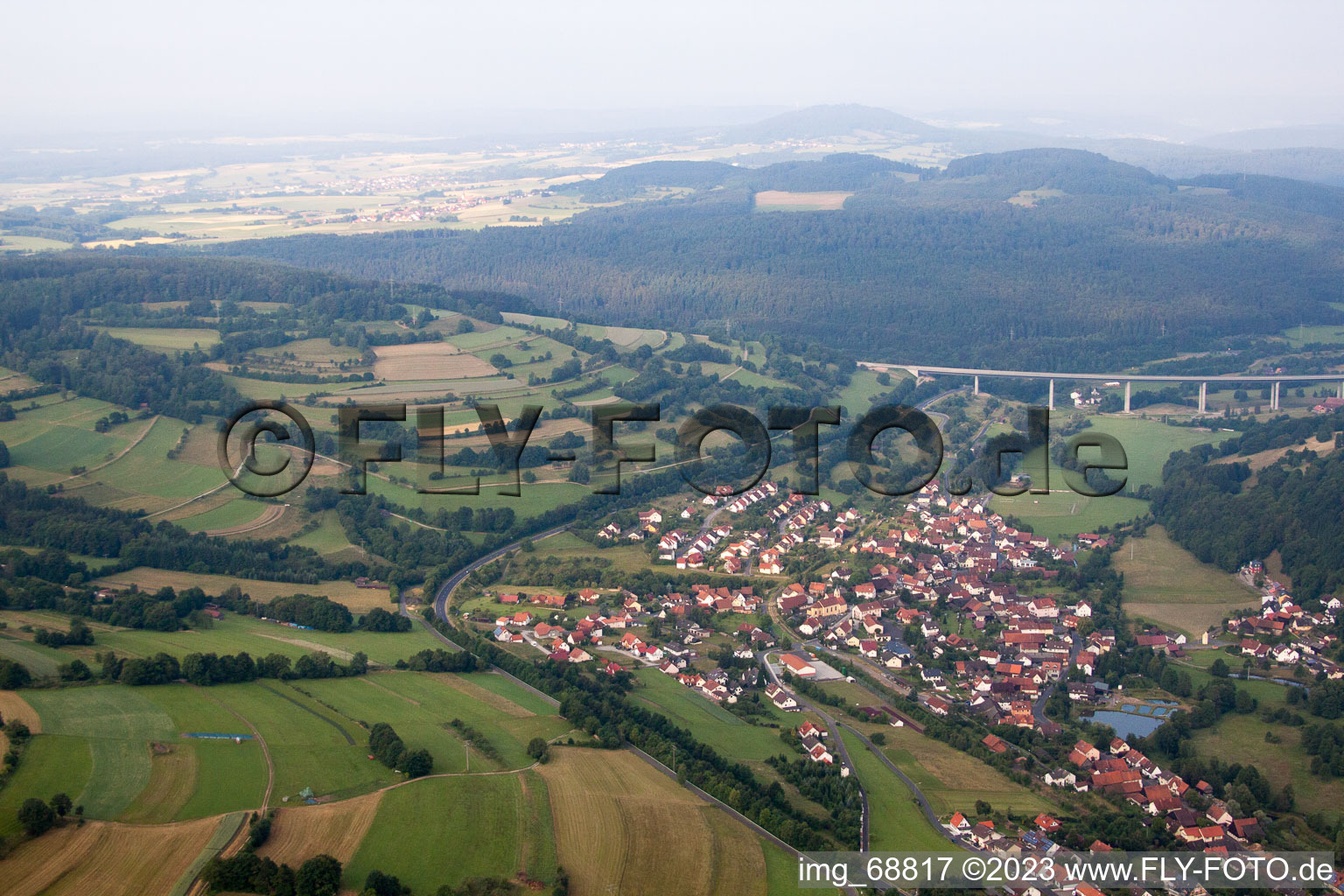 Luftaufnahme von Riedenberg im Bundesland Bayern, Deutschland