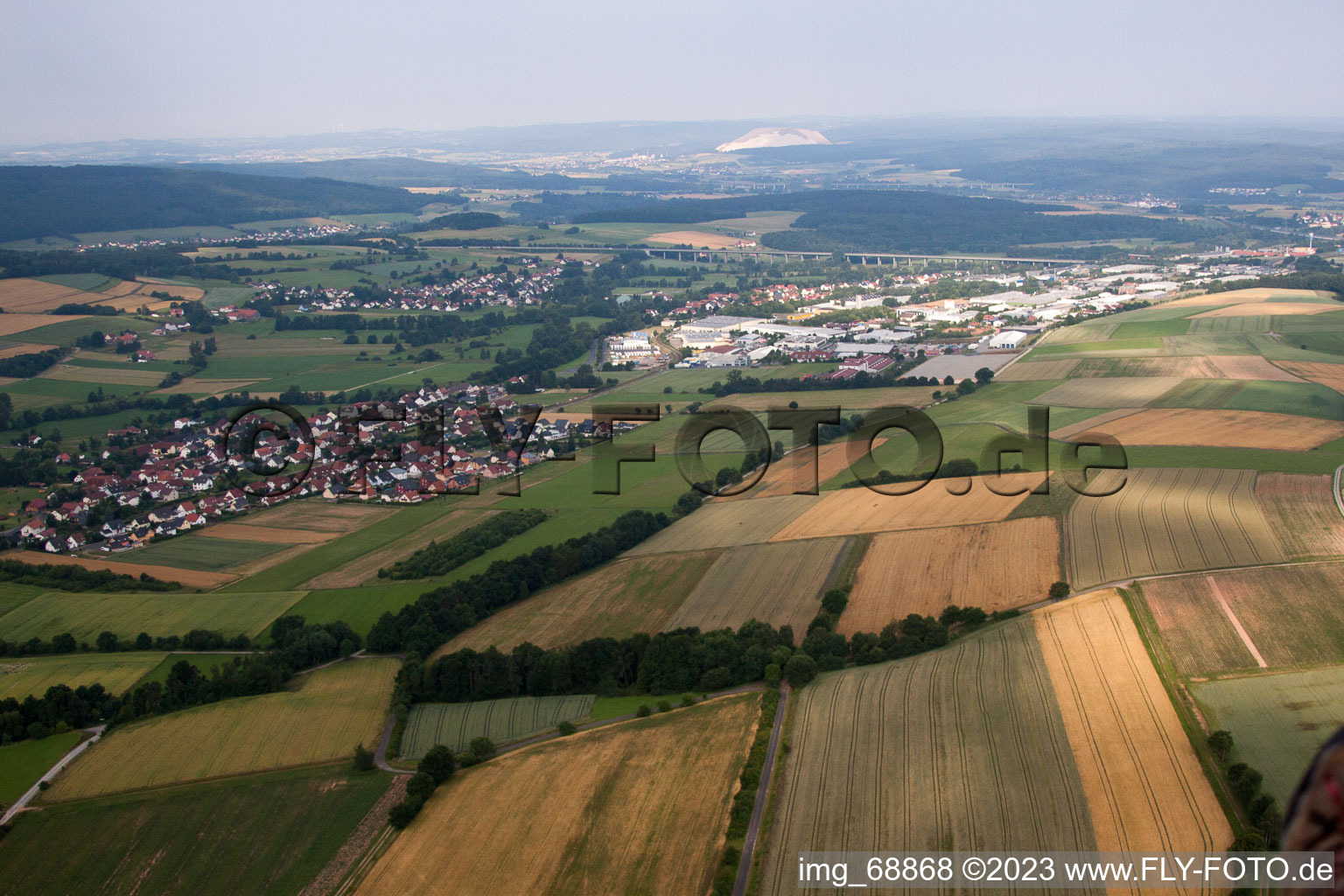 Luftbild von Industrie- und Gewerbegebiet Welkers in Eichenzell im Bundesland Hessen, Deutschland