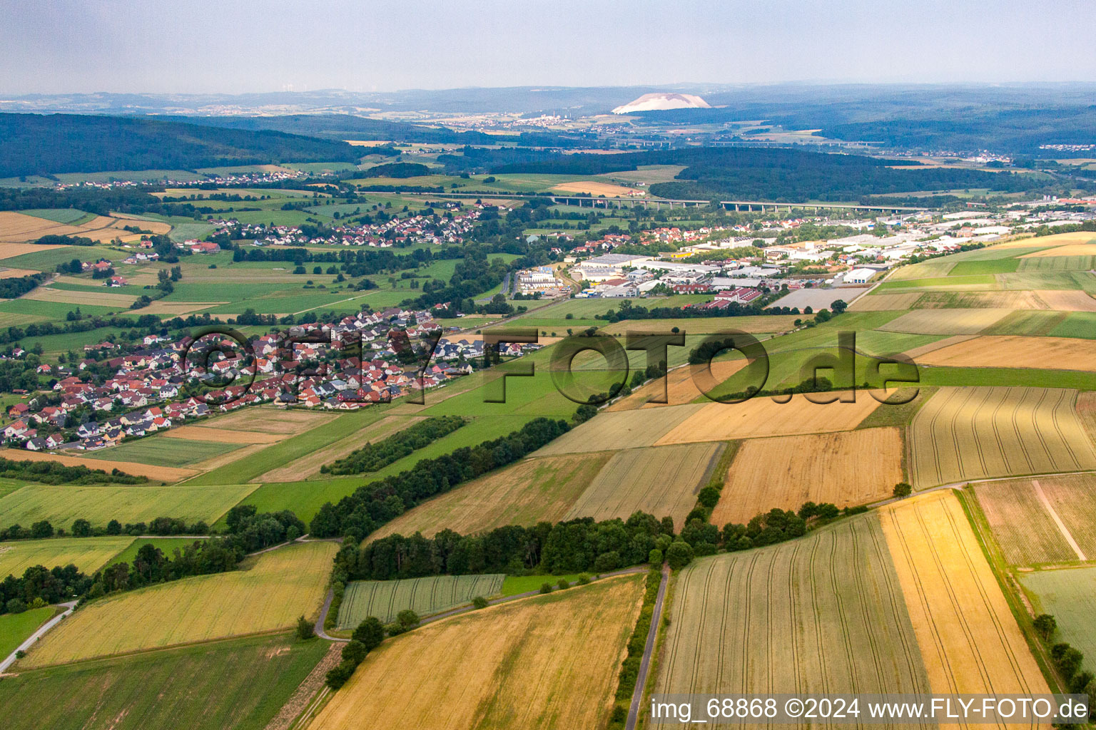 Luftbild von Industrie- und Gewerbegebiet Welkers in Eichenzell im Bundesland Hessen, Deutschland