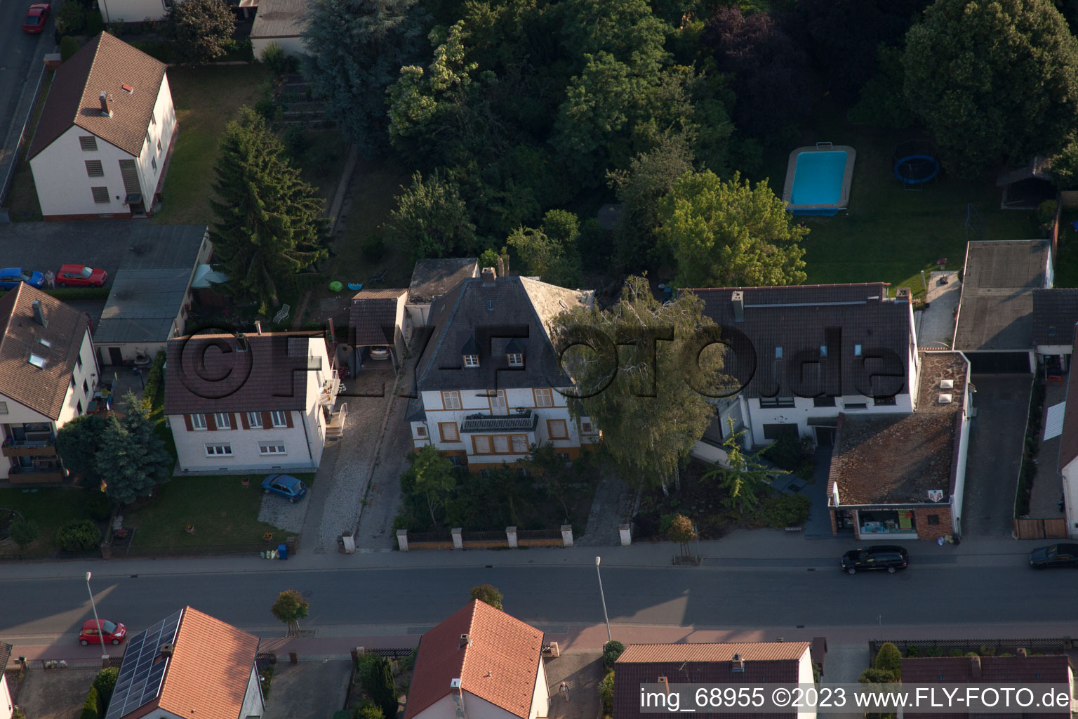 Drohnenbild von Ortsteil Dannstadt in Dannstadt-Schauernheim im Bundesland Rheinland-Pfalz, Deutschland