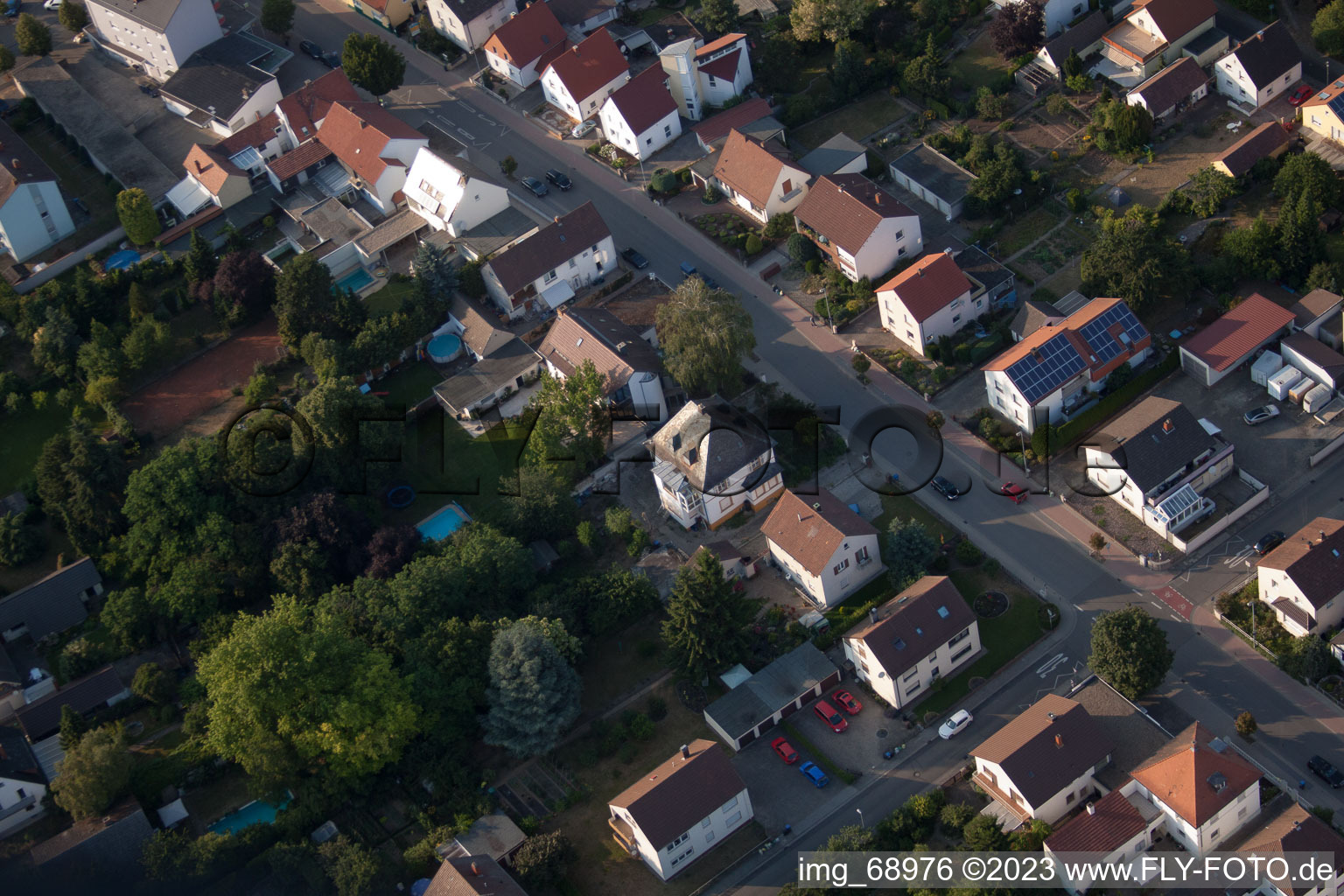Ortsteil Dannstadt in Dannstadt-Schauernheim im Bundesland Rheinland-Pfalz, Deutschland von einer Drohne aus