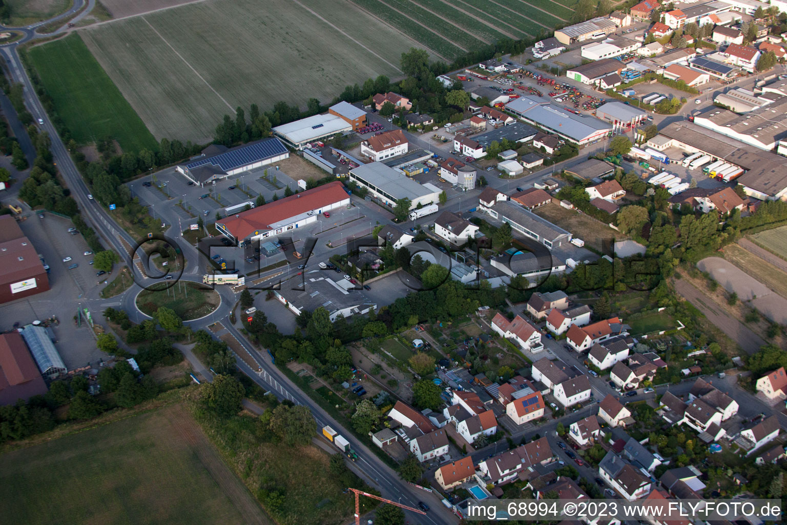 Luftbild von Aldi Lidl im Ortsteil Dannstadt in Dannstadt-Schauernheim im Bundesland Rheinland-Pfalz, Deutschland