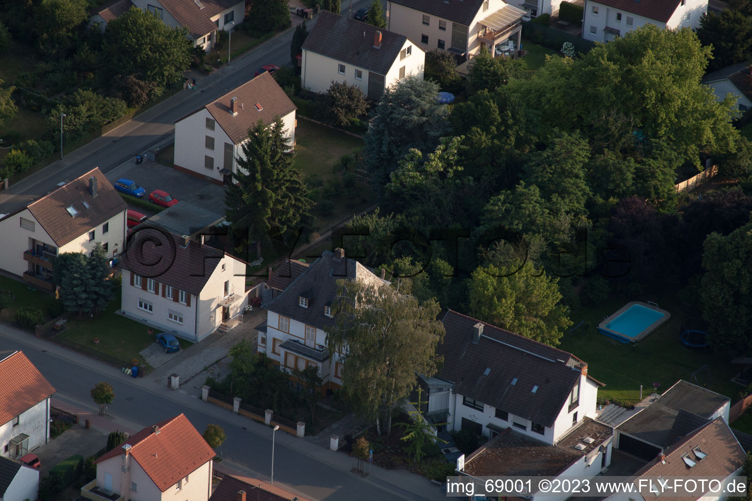 Schrägluftbild von Ortsteil Dannstadt in Dannstadt-Schauernheim im Bundesland Rheinland-Pfalz, Deutschland