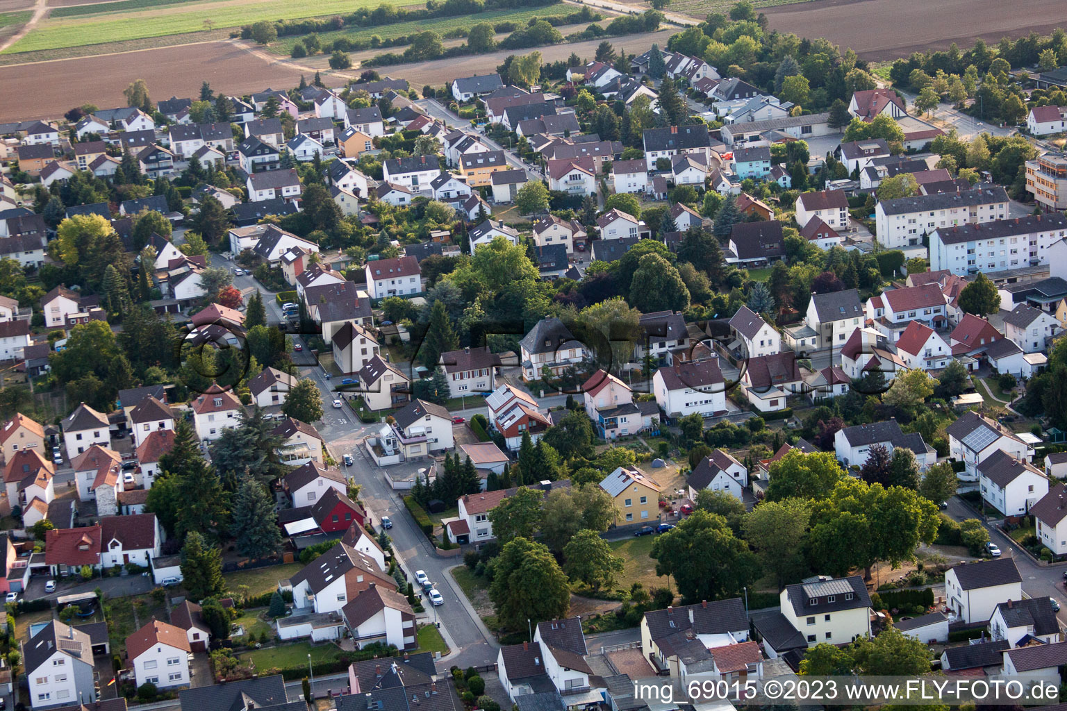 Drohnenbild von Ortsteil Dannstadt in Dannstadt-Schauernheim im Bundesland Rheinland-Pfalz, Deutschland