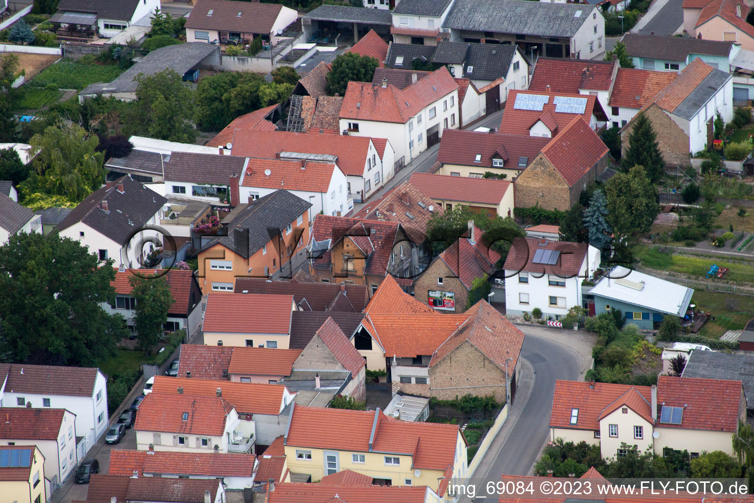 Luftaufnahme von Ortsteil Bobenheim in Bobenheim-Roxheim im Bundesland Rheinland-Pfalz, Deutschland