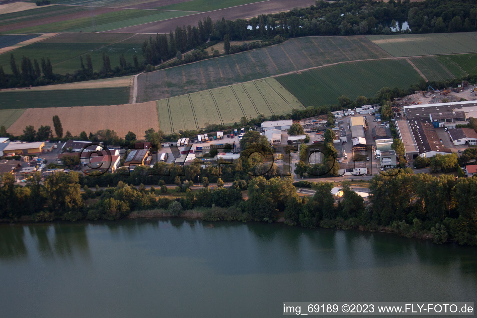 Luftaufnahme von Industriestr im Ortsteil Roxheim in Bobenheim-Roxheim im Bundesland Rheinland-Pfalz, Deutschland