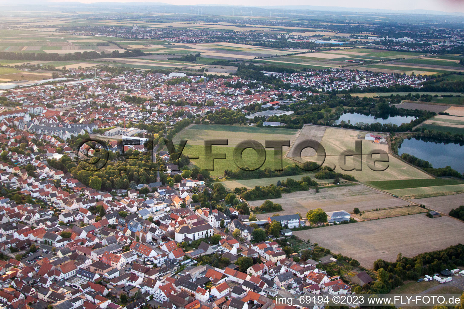 Drohnenbild von Ortsteil Roxheim in Bobenheim-Roxheim im Bundesland Rheinland-Pfalz, Deutschland