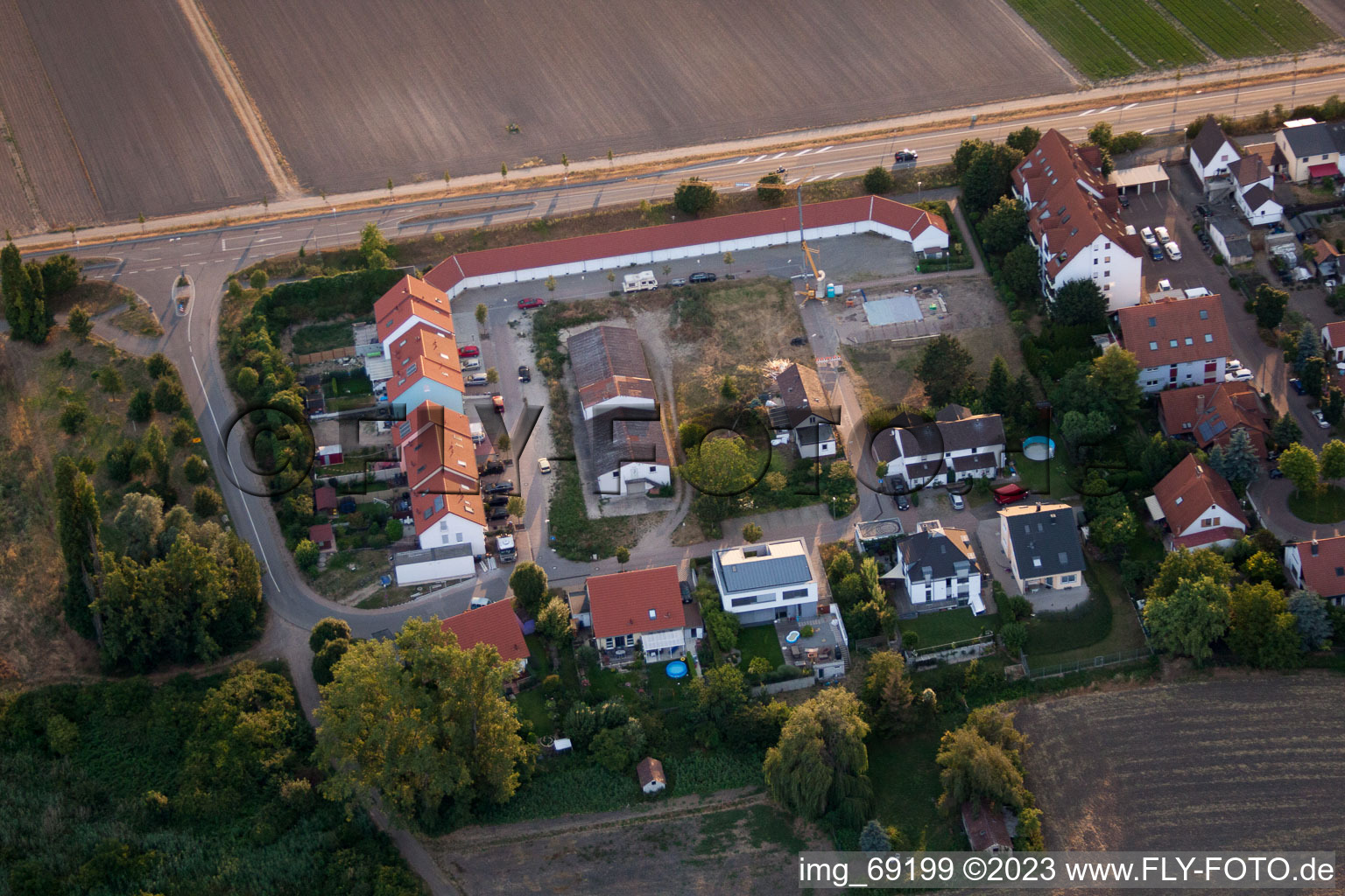 Ortsteil Roxheim in Bobenheim-Roxheim im Bundesland Rheinland-Pfalz, Deutschland von einer Drohne aus