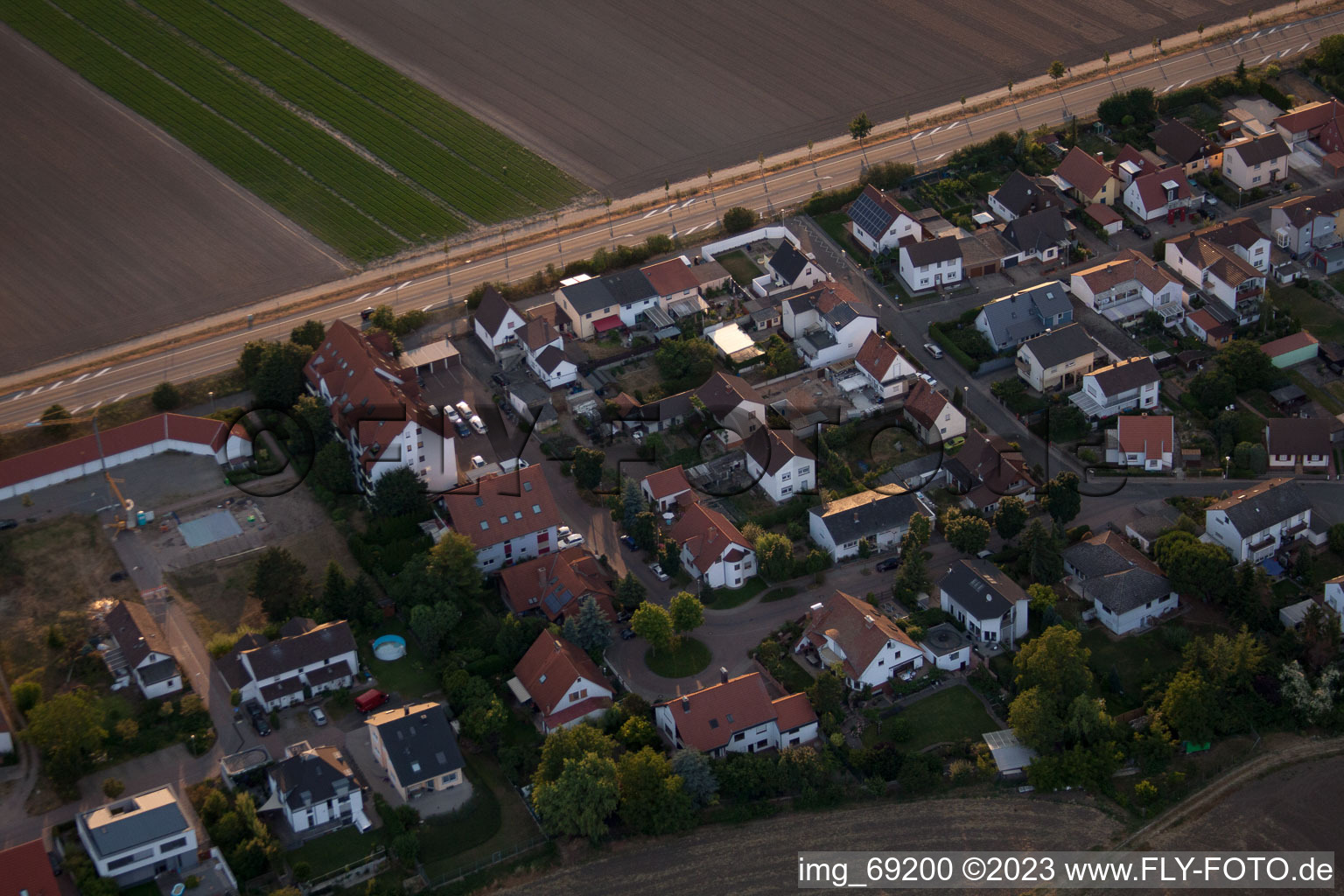 Ortsteil Roxheim in Bobenheim-Roxheim im Bundesland Rheinland-Pfalz, Deutschland von der Drohne aus gesehen