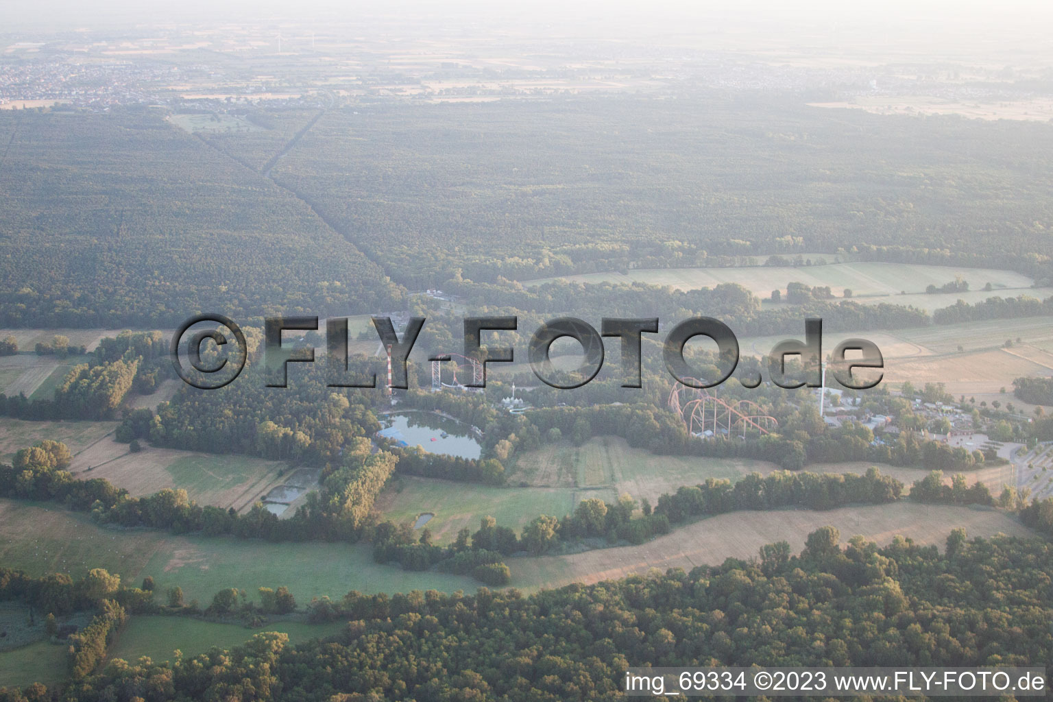 Haßloch, Holiday-Park im Bundesland Rheinland-Pfalz, Deutschland von der Drohne aus gesehen