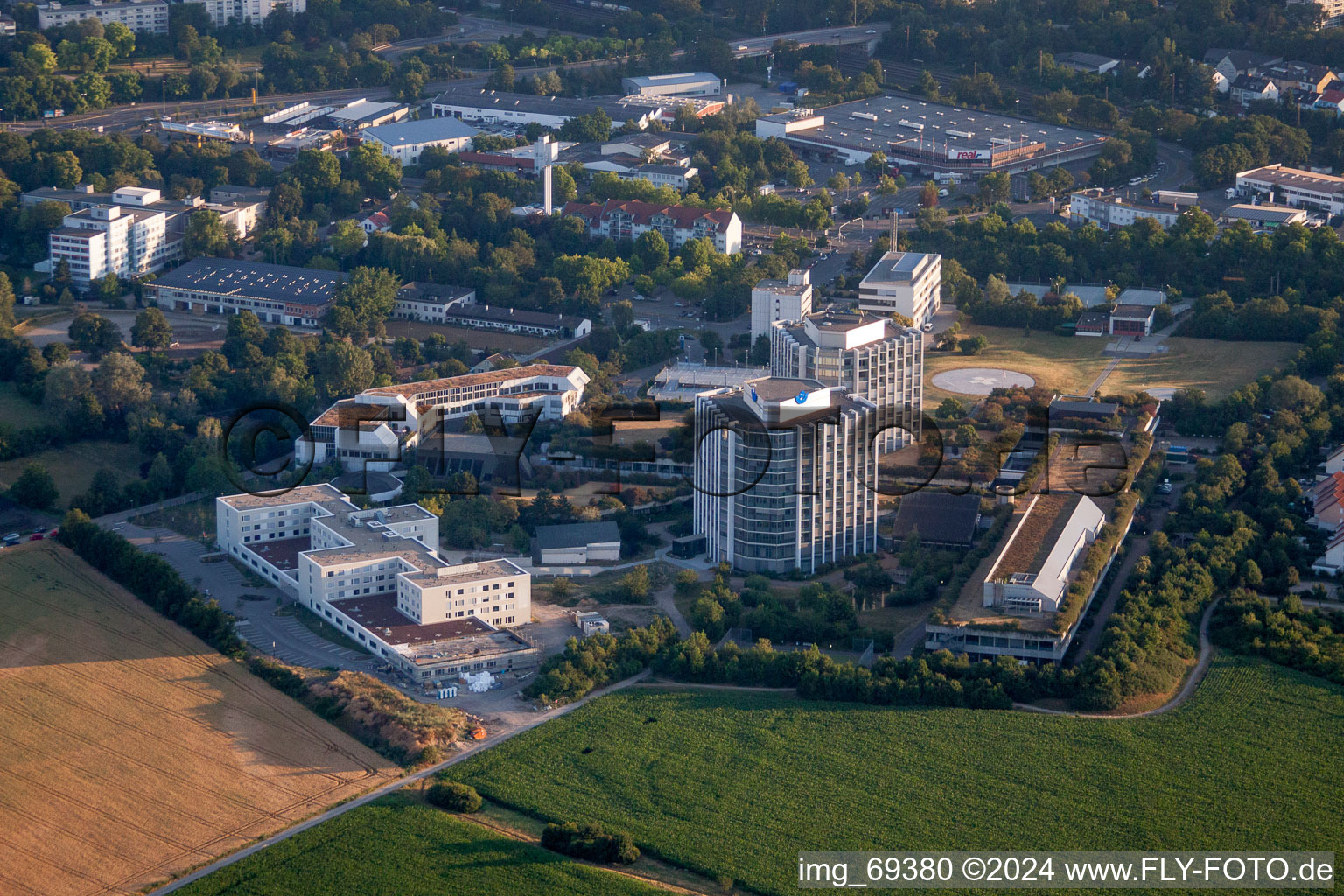 Klinikgelände des Krankenhauses BG Klinik Ludwigshafen in Ludwigshafen am Rhein im Ortsteil Oggersheim im Bundesland Rheinland-Pfalz, Deutschland aus der Luft betrachtet
