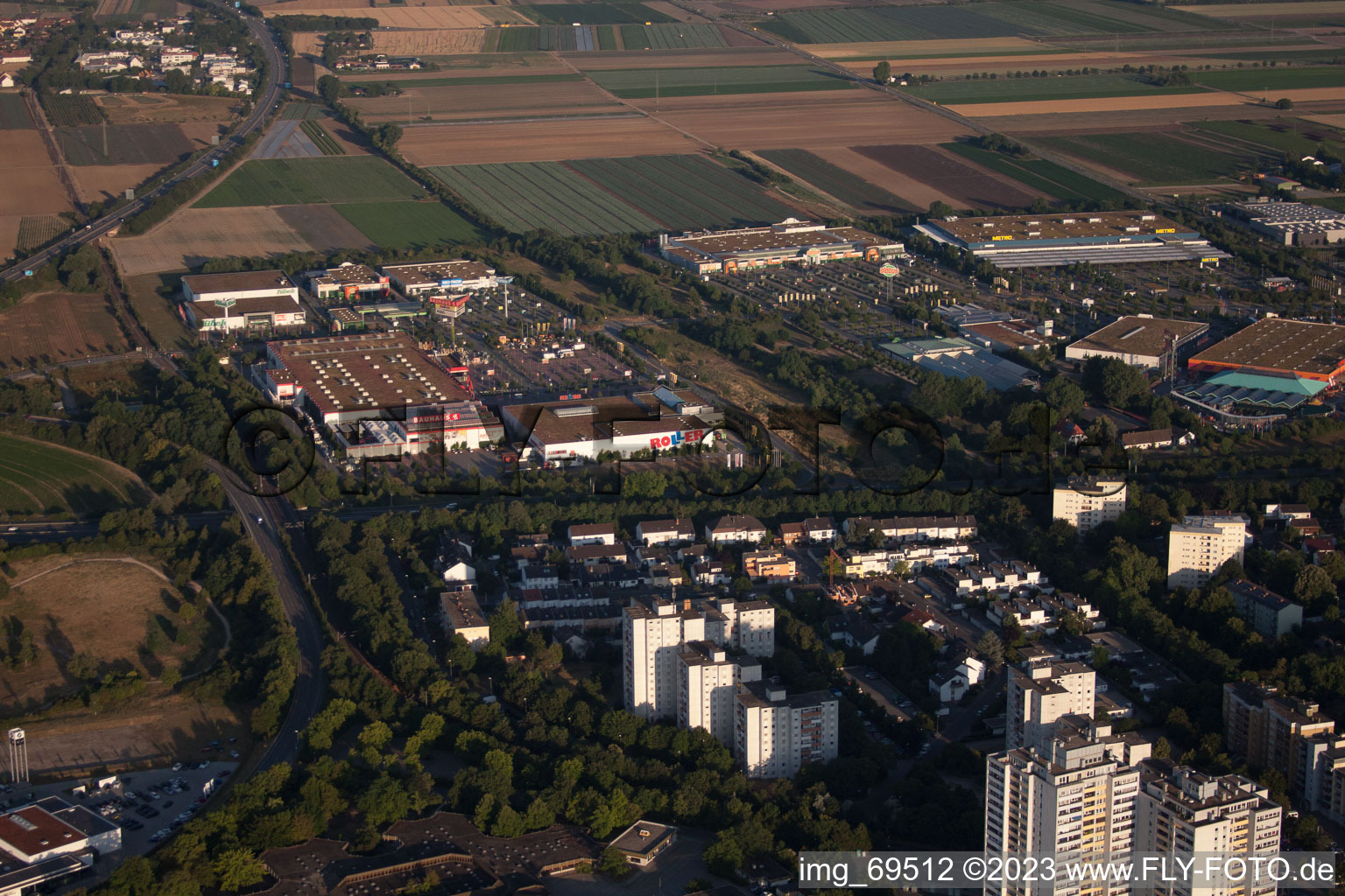Ortsteil Oggersheim in Ludwigshafen am Rhein im Bundesland Rheinland-Pfalz, Deutschland von oben gesehen